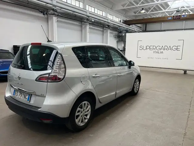 Renault Scenic view 4