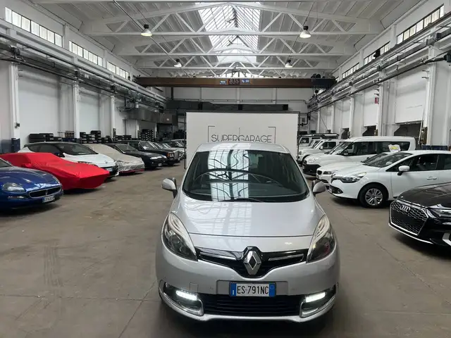 Renault Scenic view 3