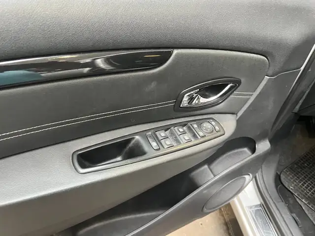 Renault Scenic view 17