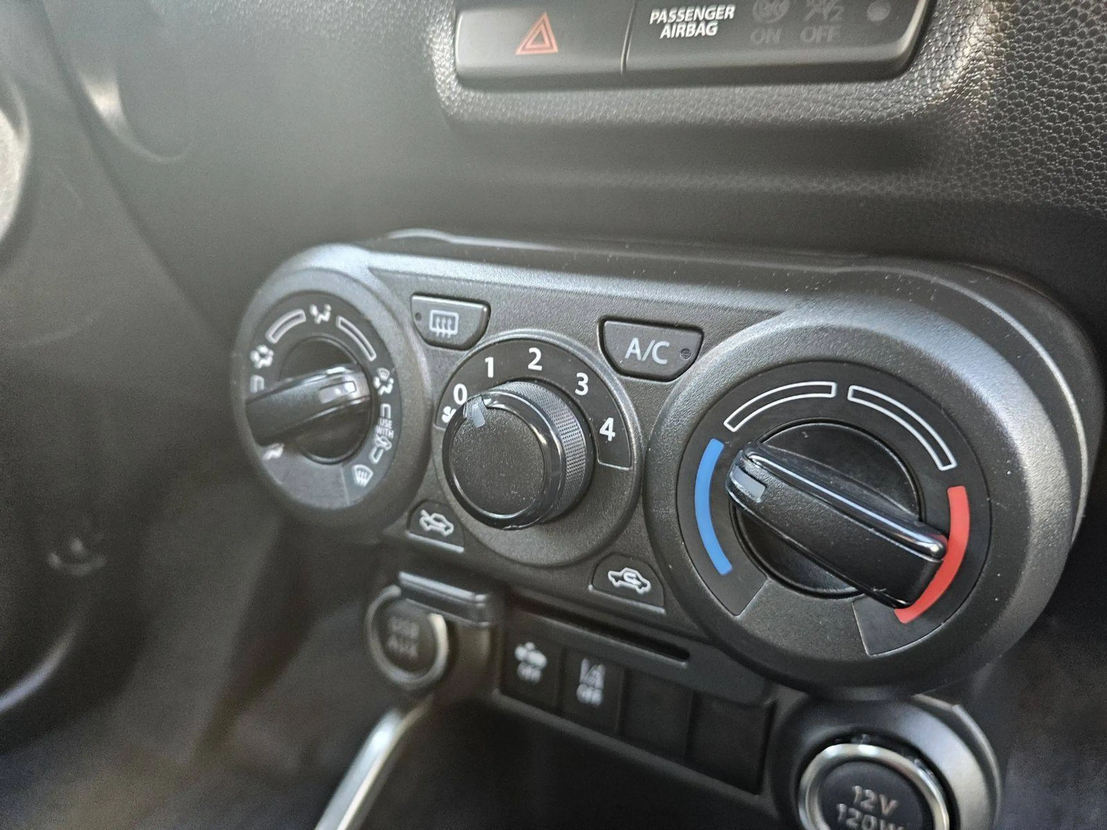 Suzuki Ignis Comfort Automatik/Navi+Cam/Alufelgen — photo 6