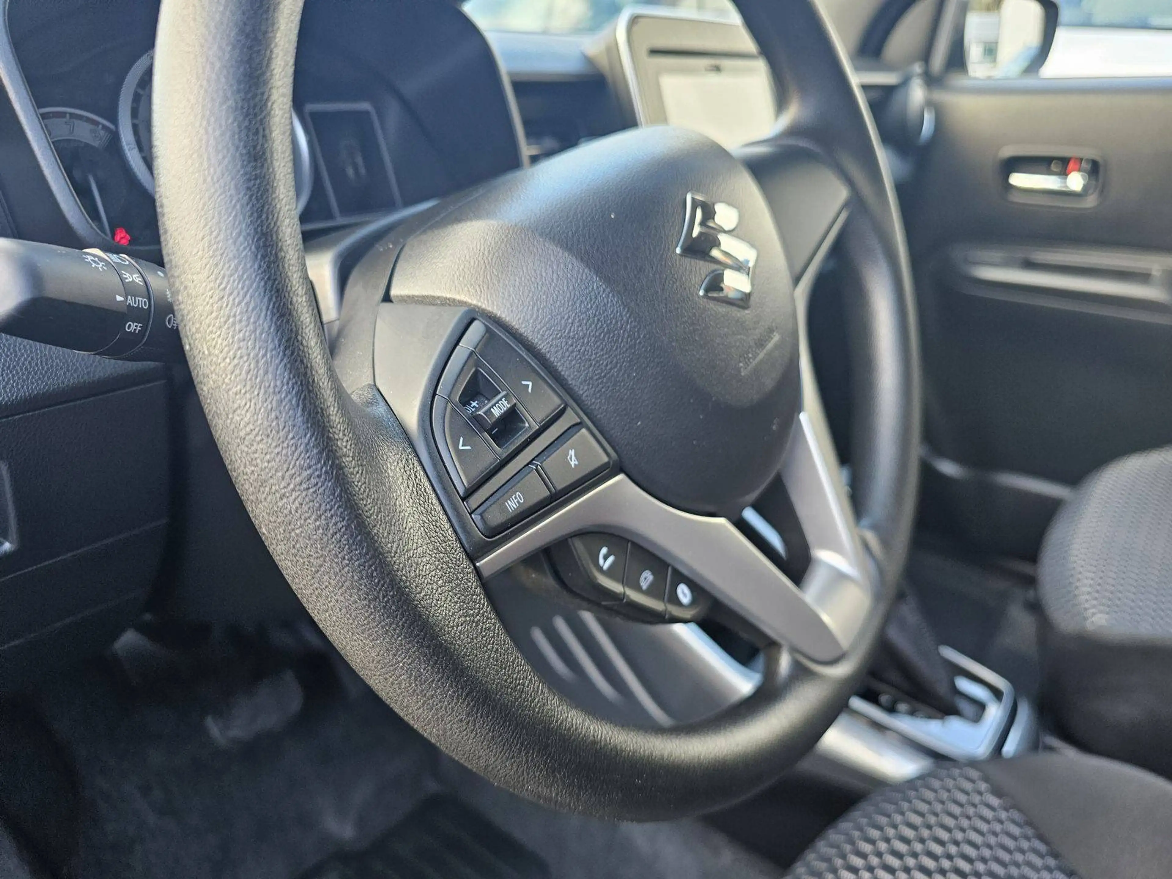Suzuki Ignis Comfort Automatik/Navi+Cam/Alufelgen — photo 12