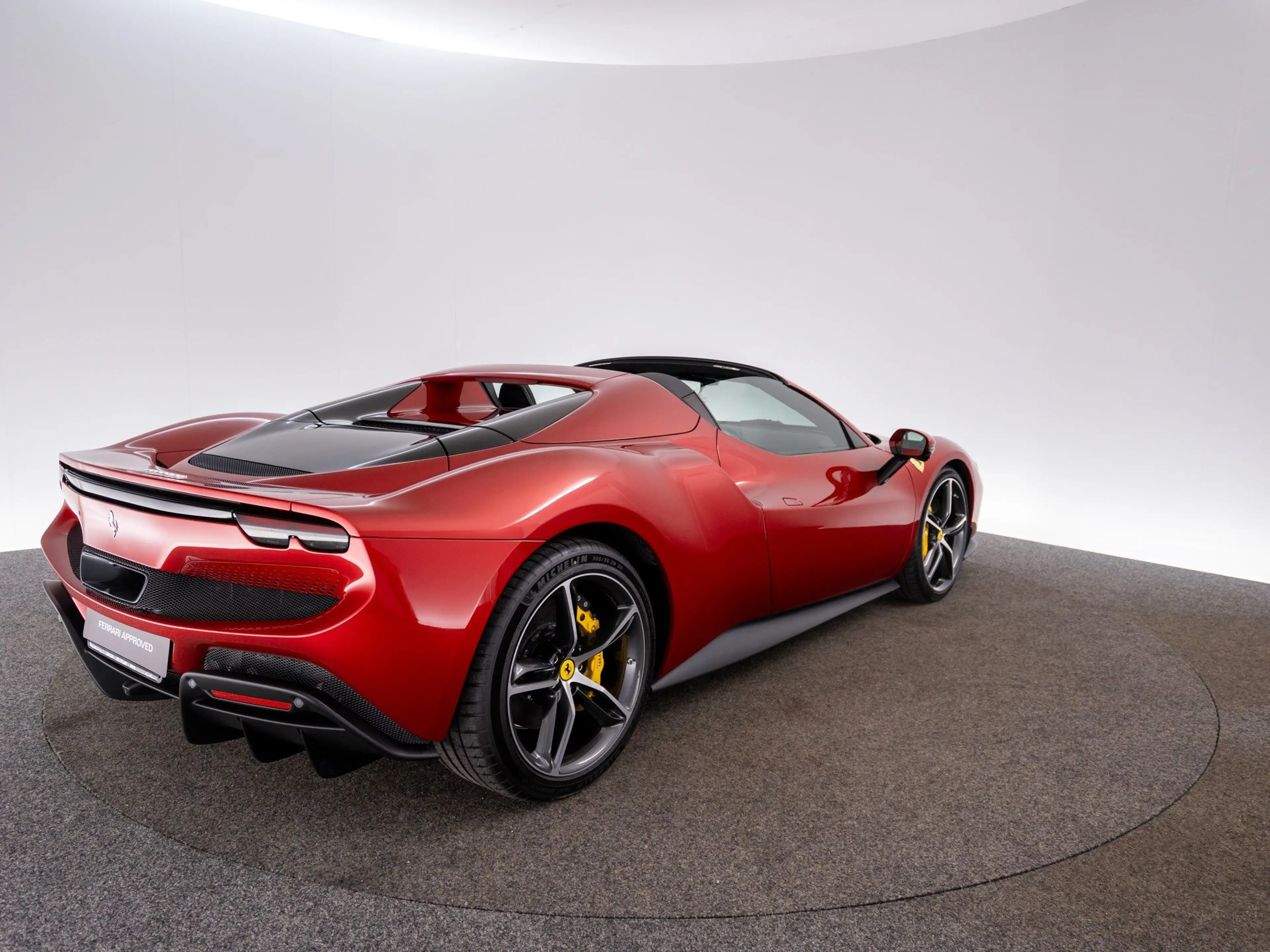 Ferrari 296 GTS — photo 7