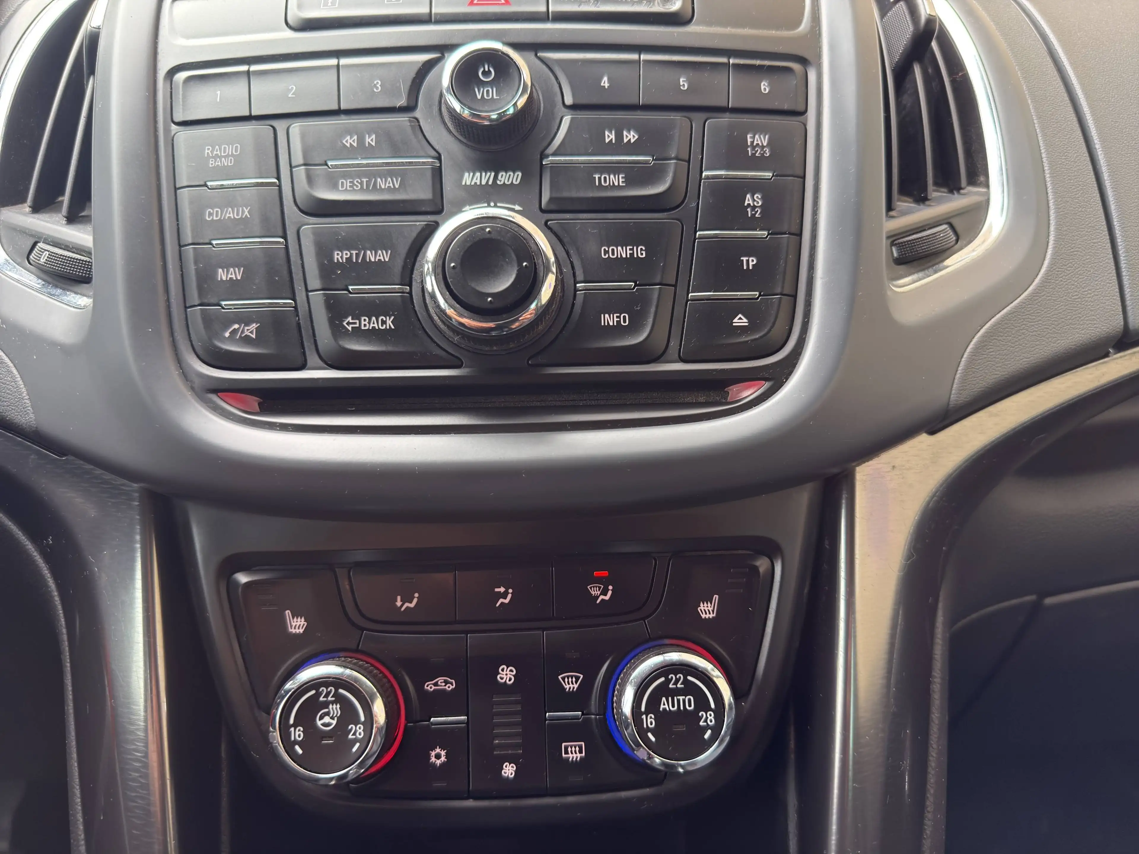 Opel Zafira Tourer 2.0 CDTI Innovation — photo 15