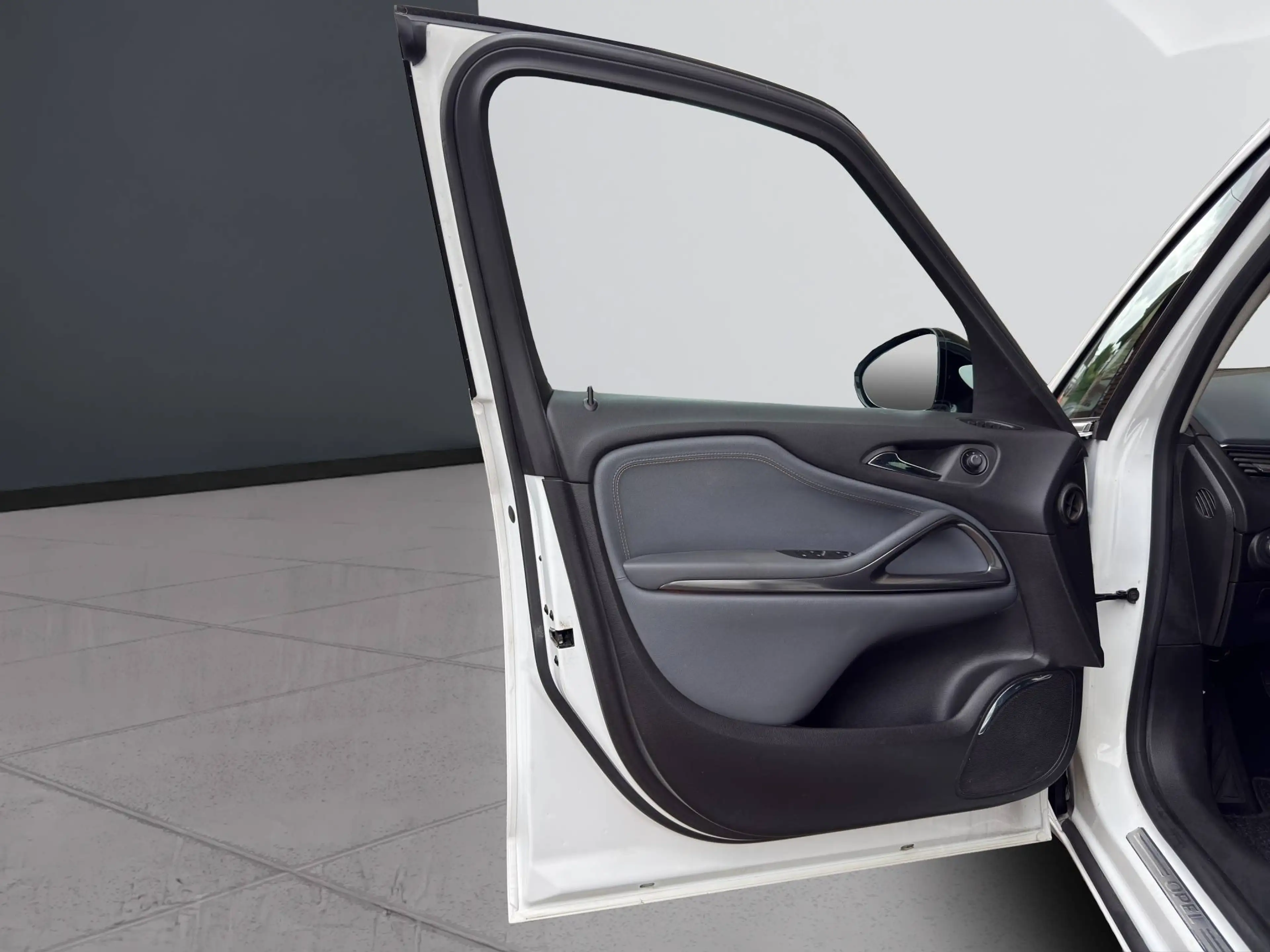 Opel Zafira Tourer 2.0 CDTI Innovation — photo 10