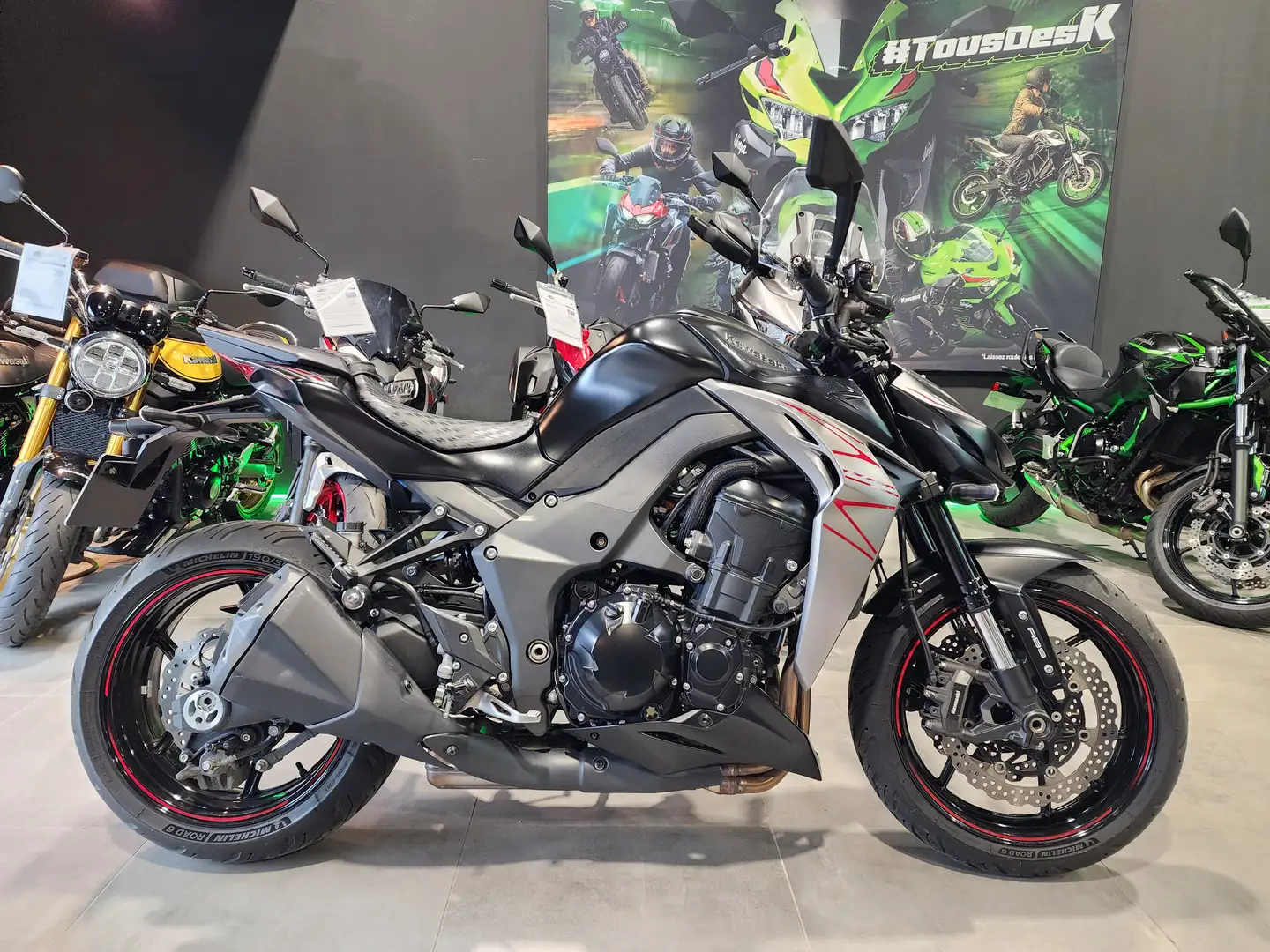 Kawasaki Z 1000 Negro - 1