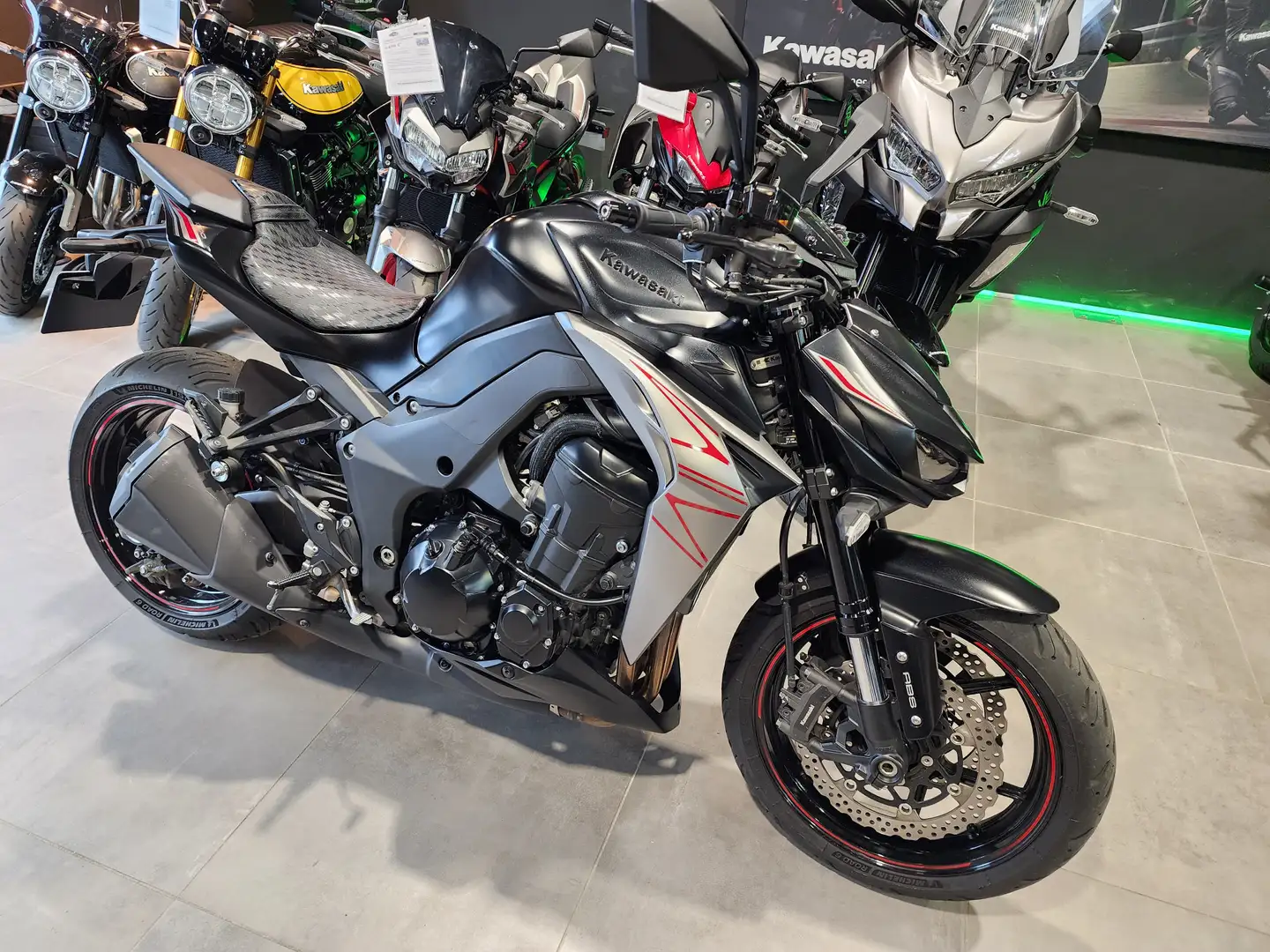 Kawasaki Z 1000 Negro - 2