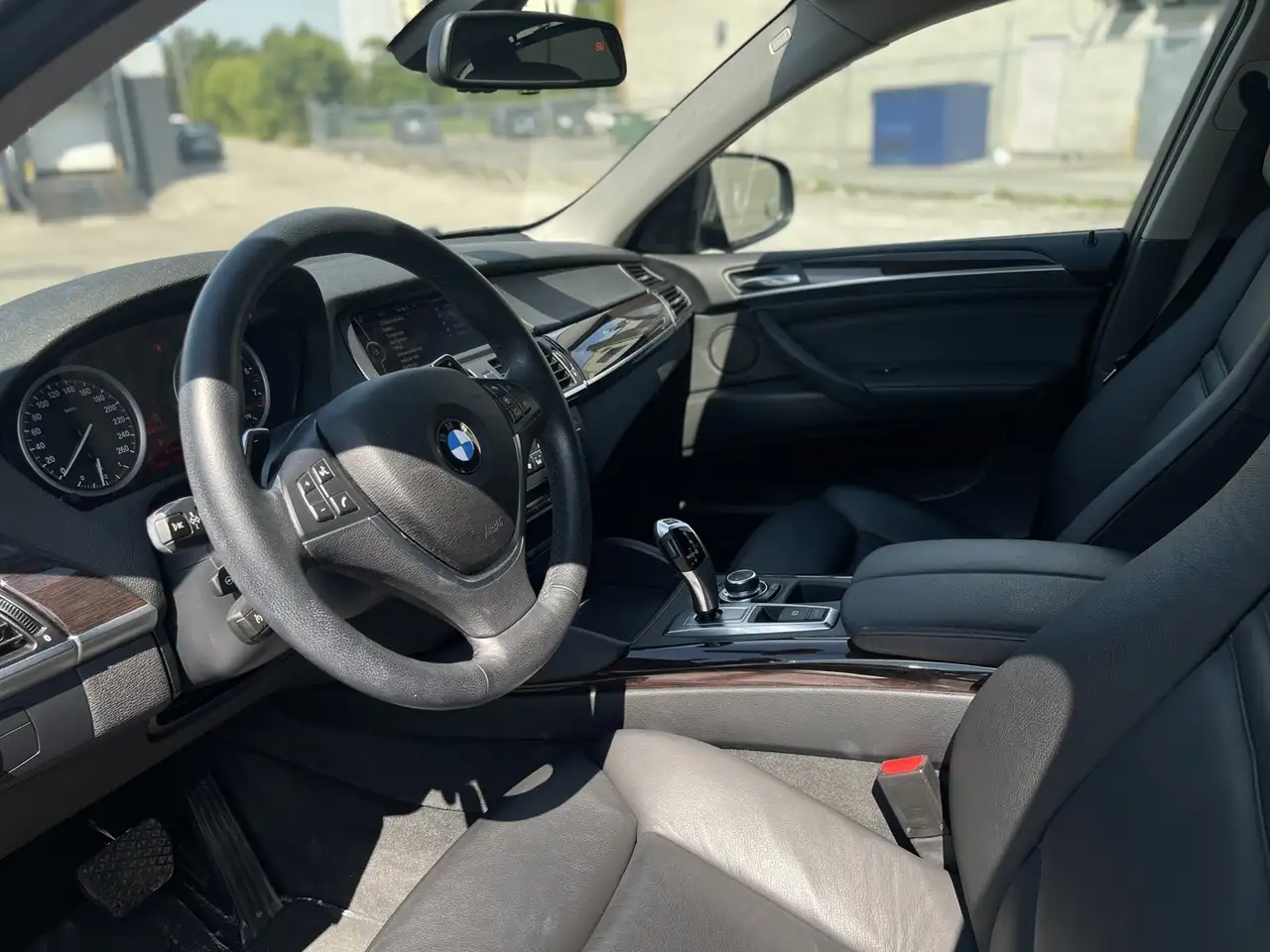 BMW X6 снимка BMW X6