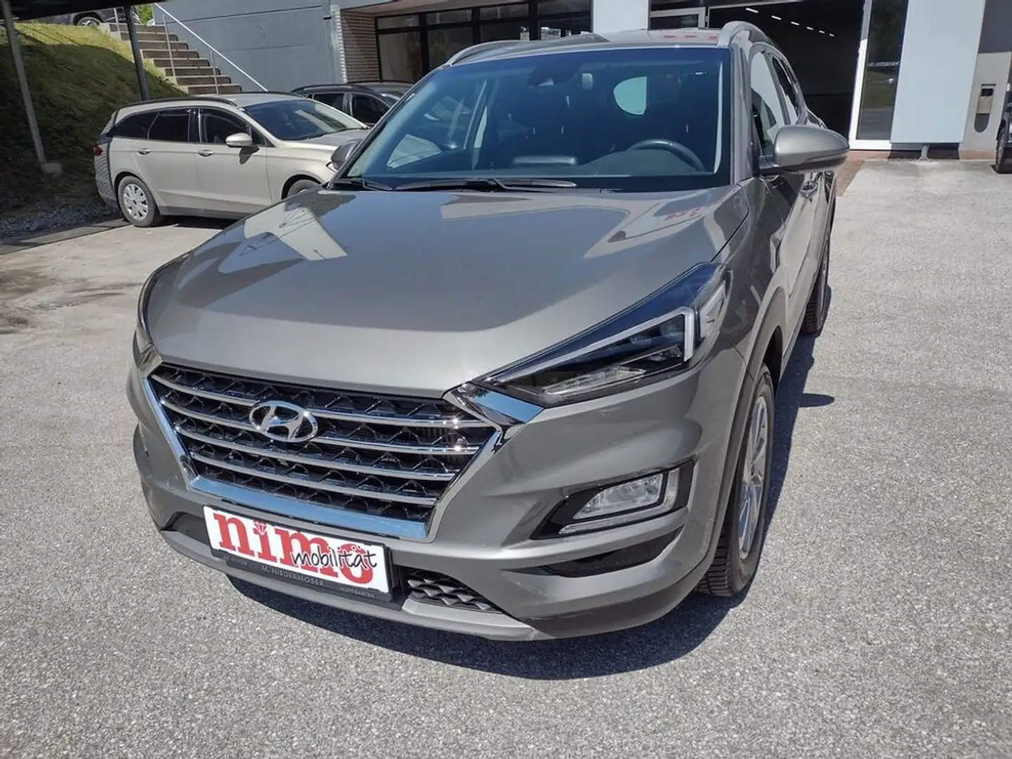 Hyundai TUCSON LEVEL 4 4WD Gris - 2