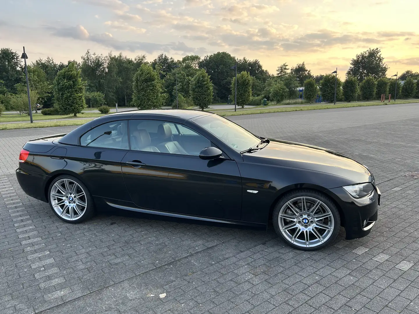 BMW 325 325d DPF Cabrio Aut. Limited M-Sport Edition Schwarz - 2