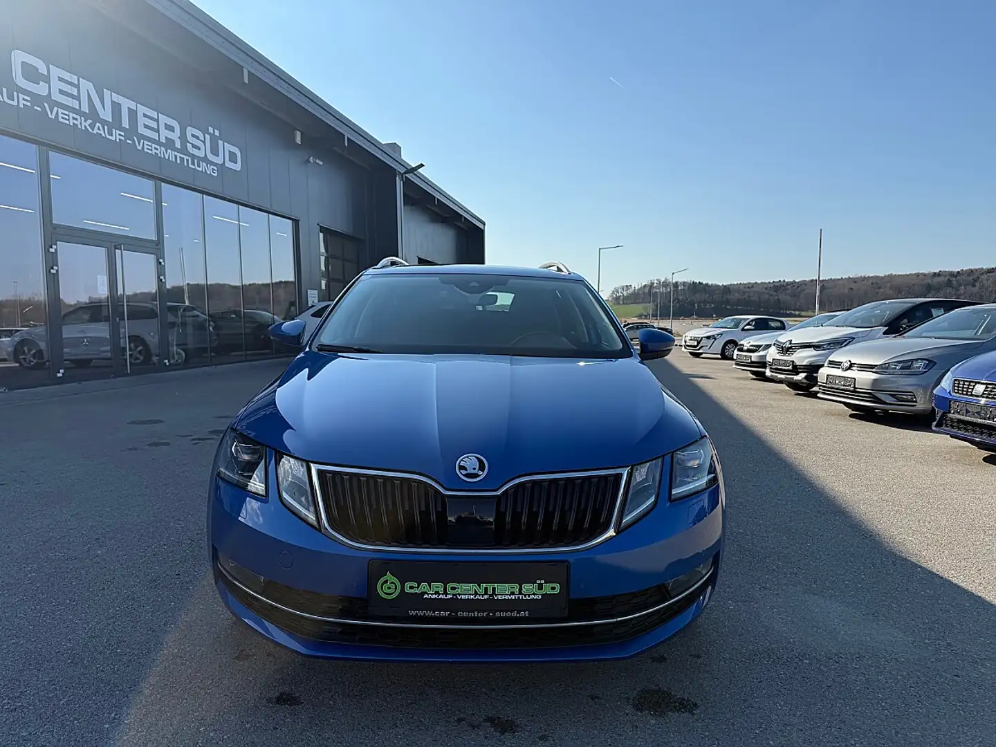 Skoda Octavia Combi 2,0 TDI Style Limited DSG Blau - 2