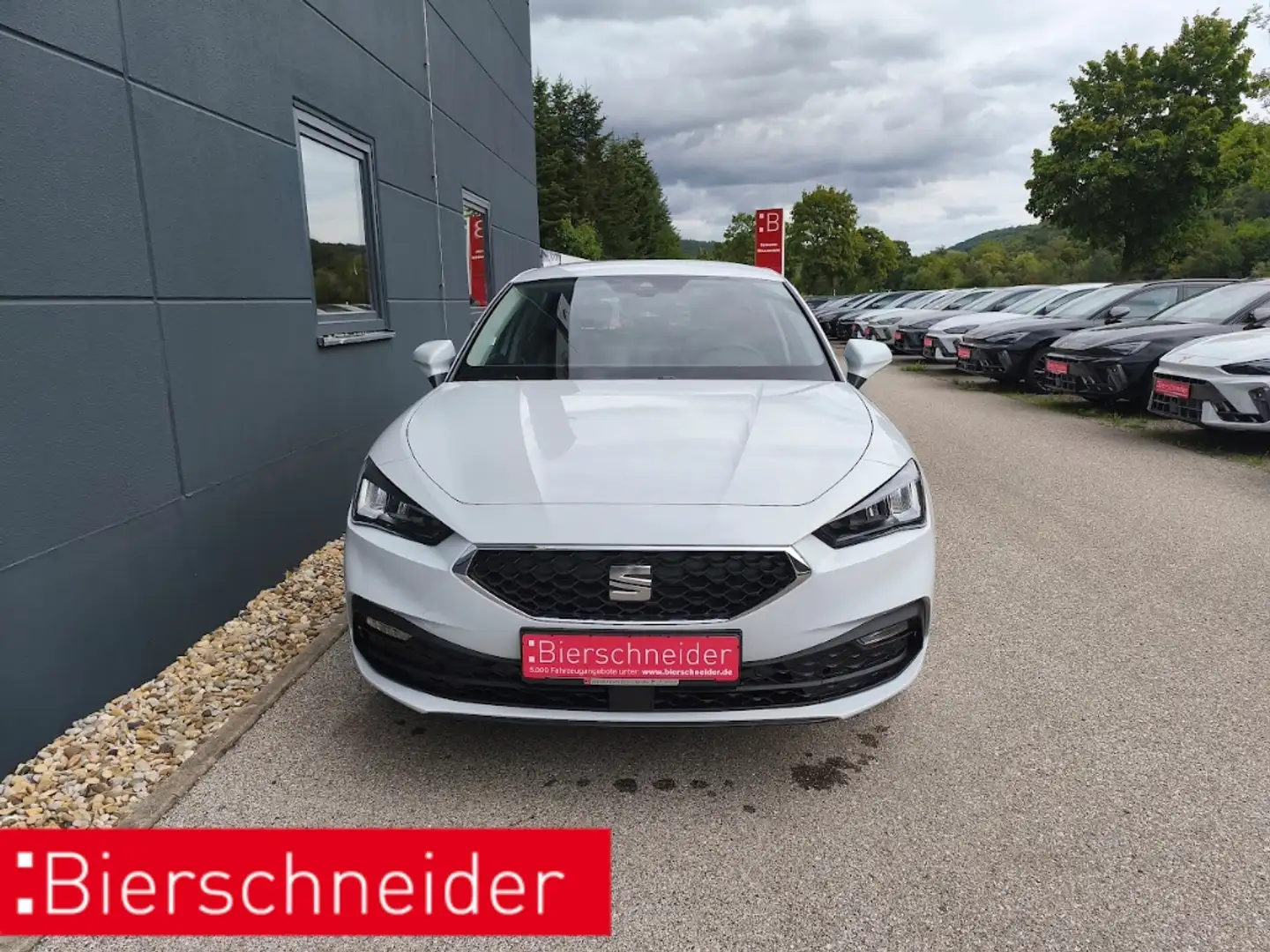 SEAT Leon 1.5 TSI ROAD ab 159,- 1.390 Überführung NAVI KAMER Wit - 1