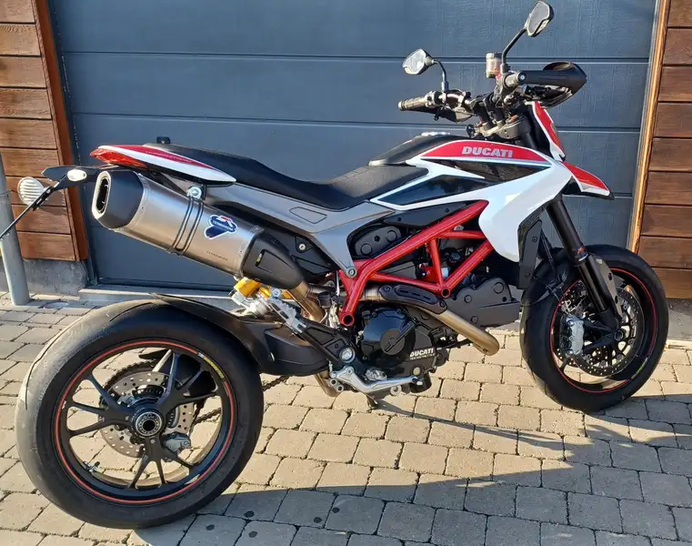 Ducati Hypermotard 821