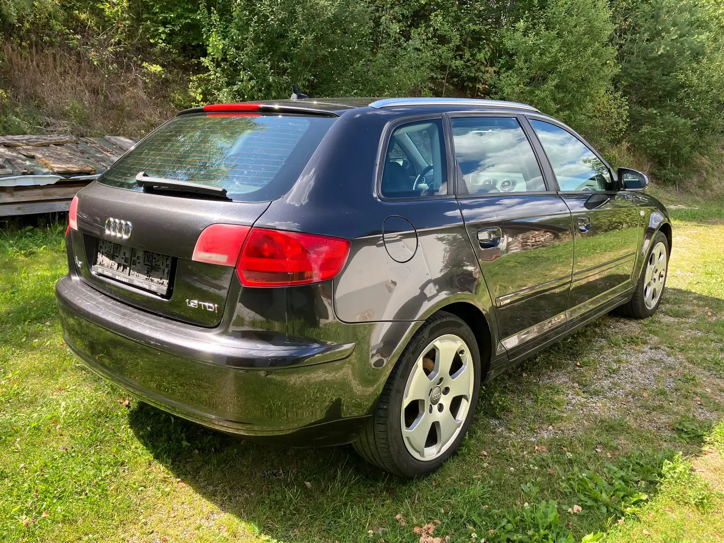 Audi A3 A3 SB Attraction 1,9 TDI DPF Attraction Grau - 2