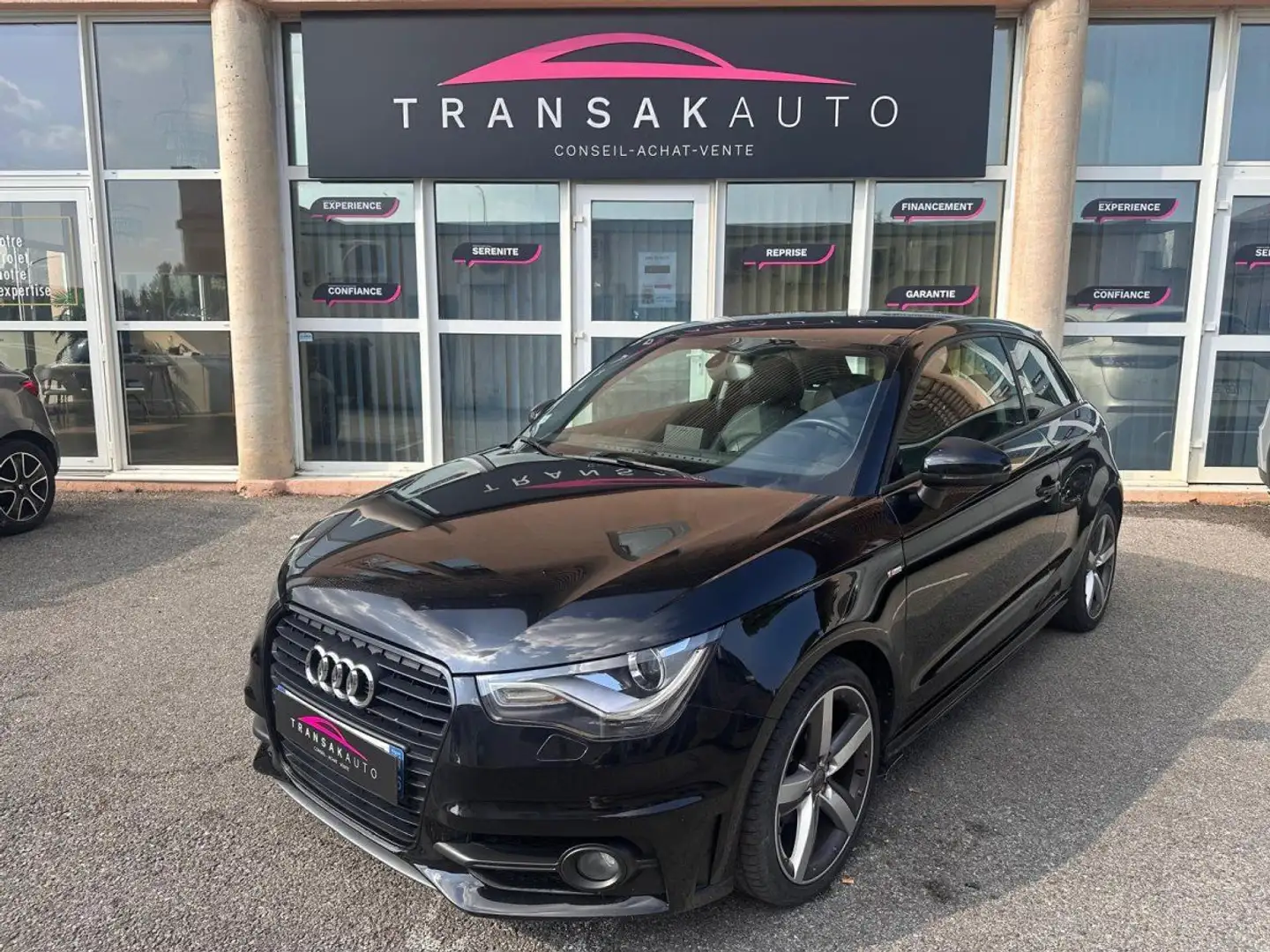 Audi A1 1.2 TFSI 86 S line Noir - 1