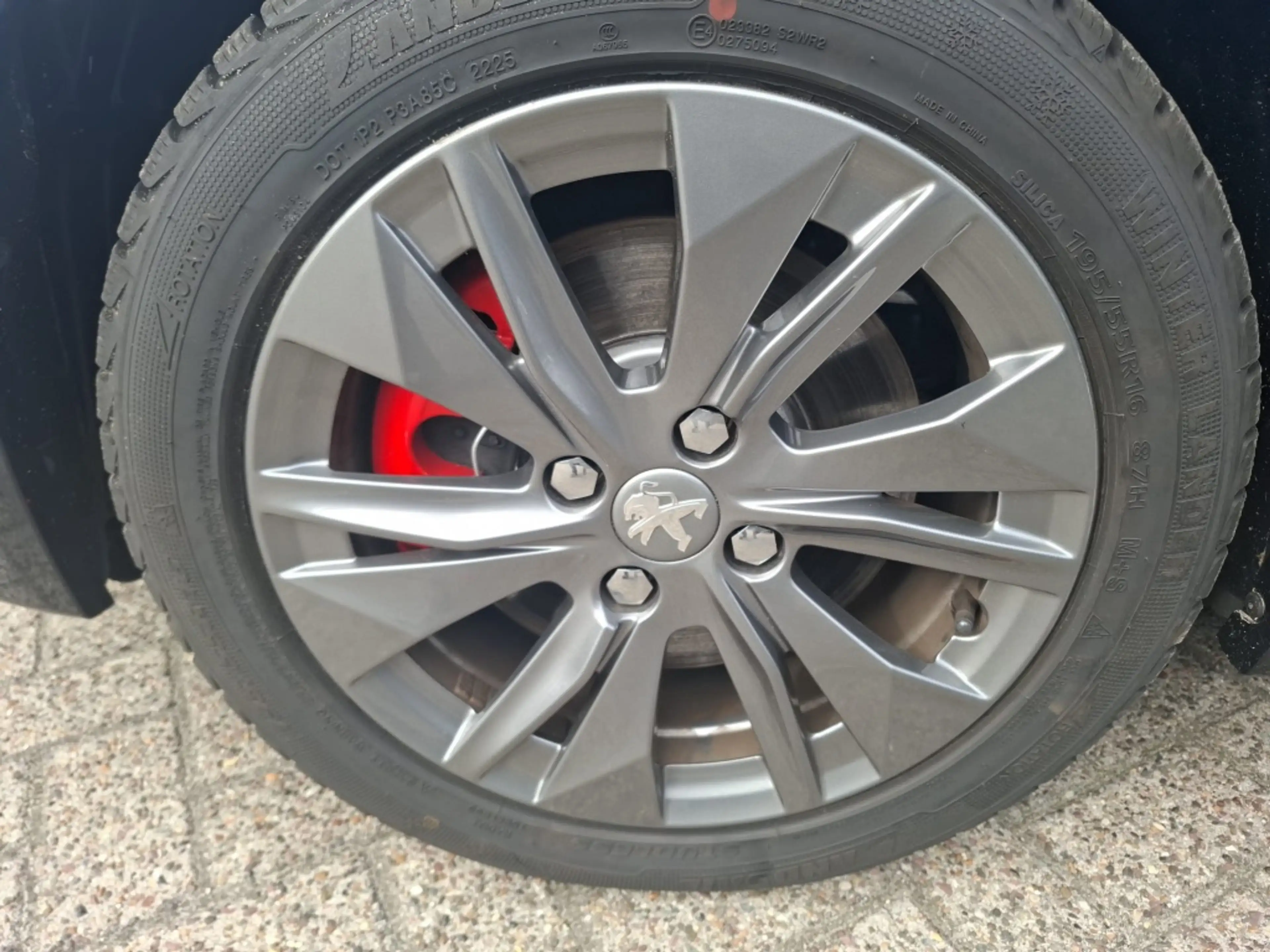 Peugeot e-208 Allure Pck 50 kWh — photo 5