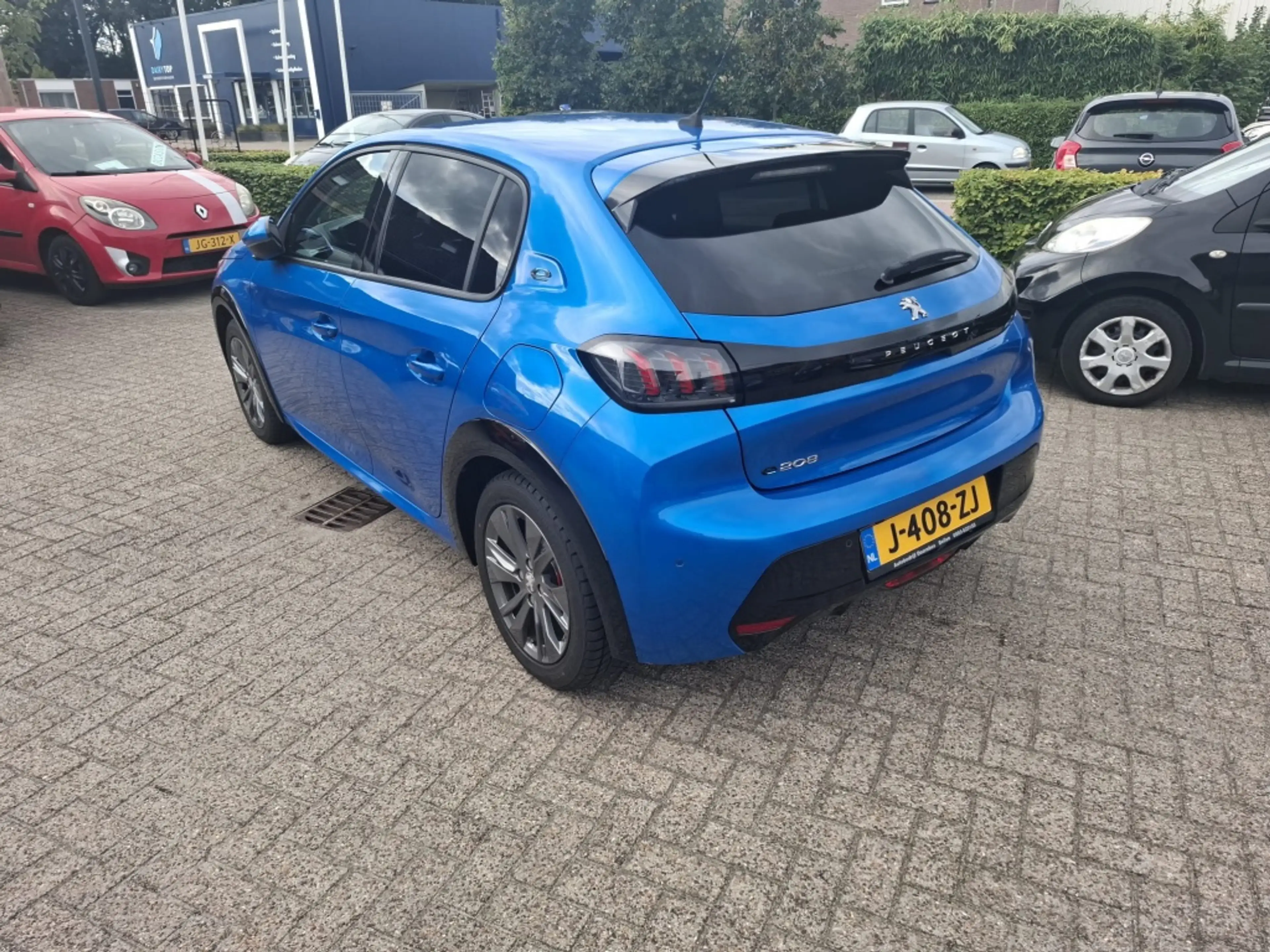 Peugeot e-208 Allure Pck 50 kWh — photo 4