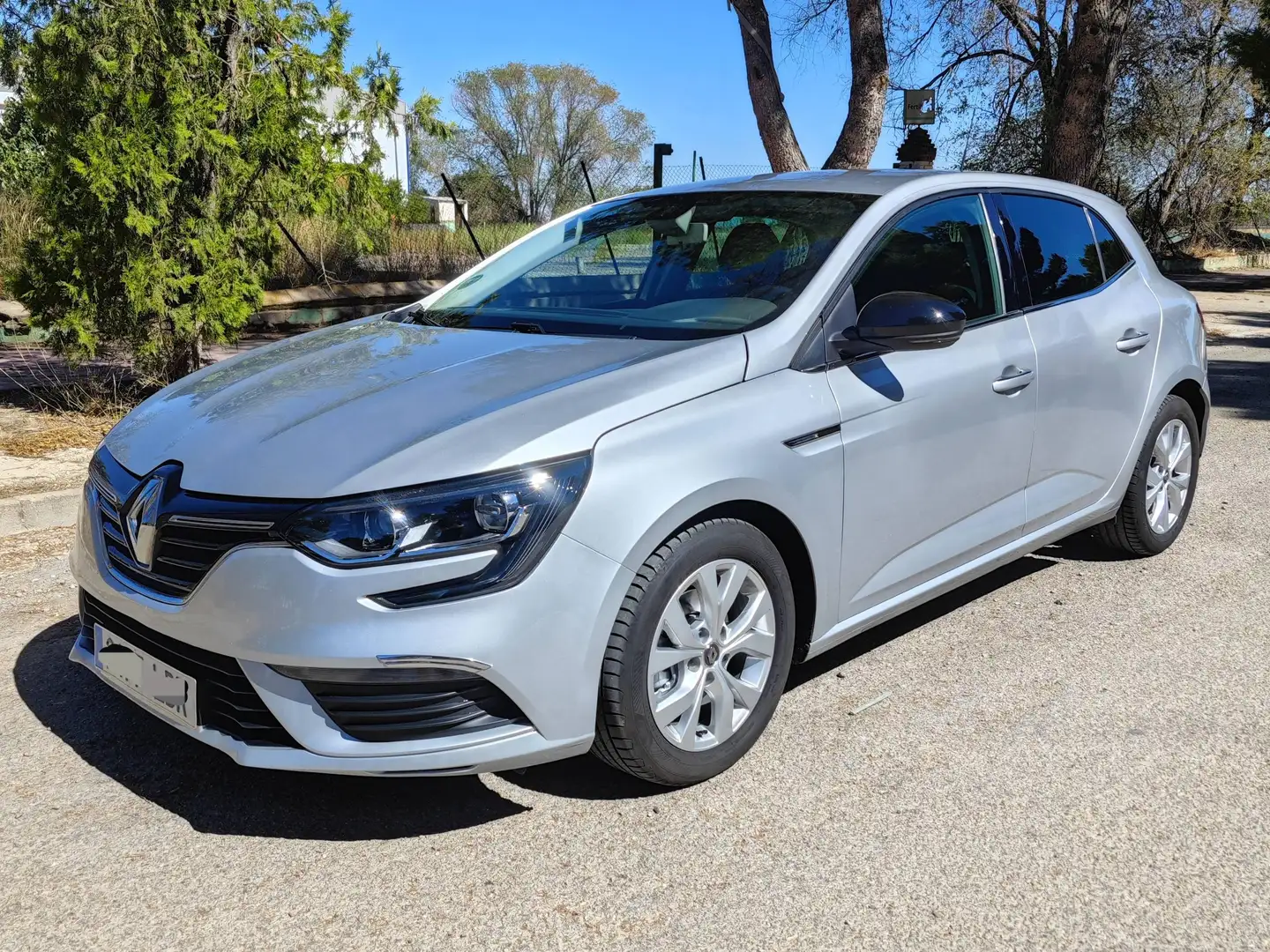 Renault Megane Mégane S.T. 1.5dCi Blue Limited 70kW Limited Plateado - 1