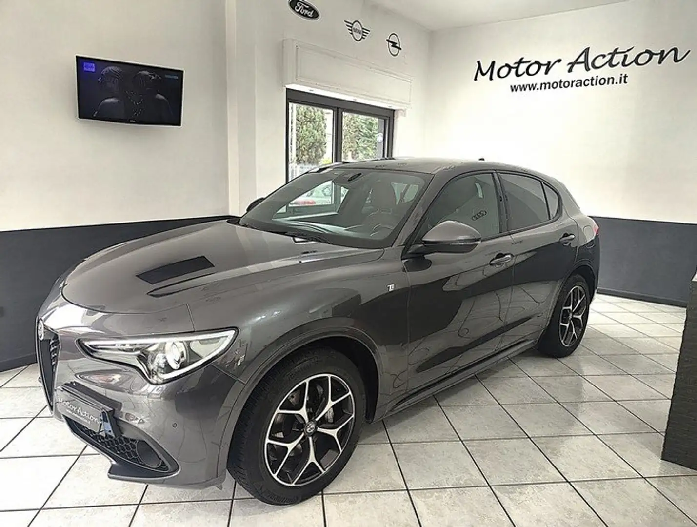 Alfa Romeo Stelvio 2.2 t  Q4 210cv auto Grigio - 2
