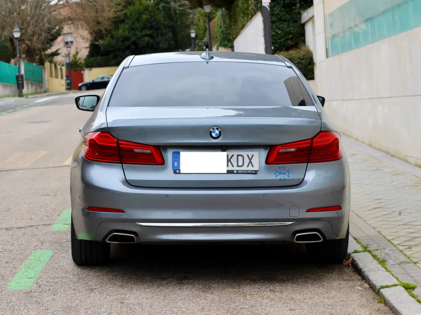 BMW 540 540iA+xDrive Plateado - 2