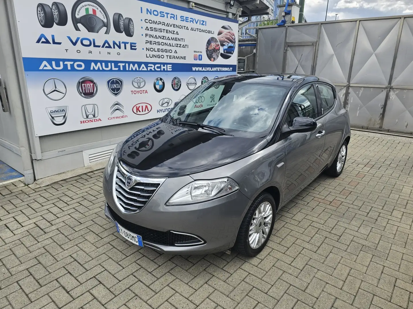 Lancia Ypsilon 1.2 69 CV 5 porte Gold Grigio - 1