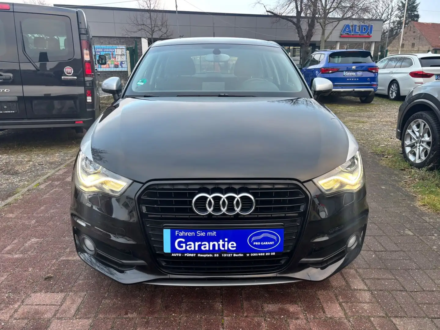 Audi A1 Sportback S-LINE admired+KLIMAAUT.NAVI+XENON Schwarz - 2