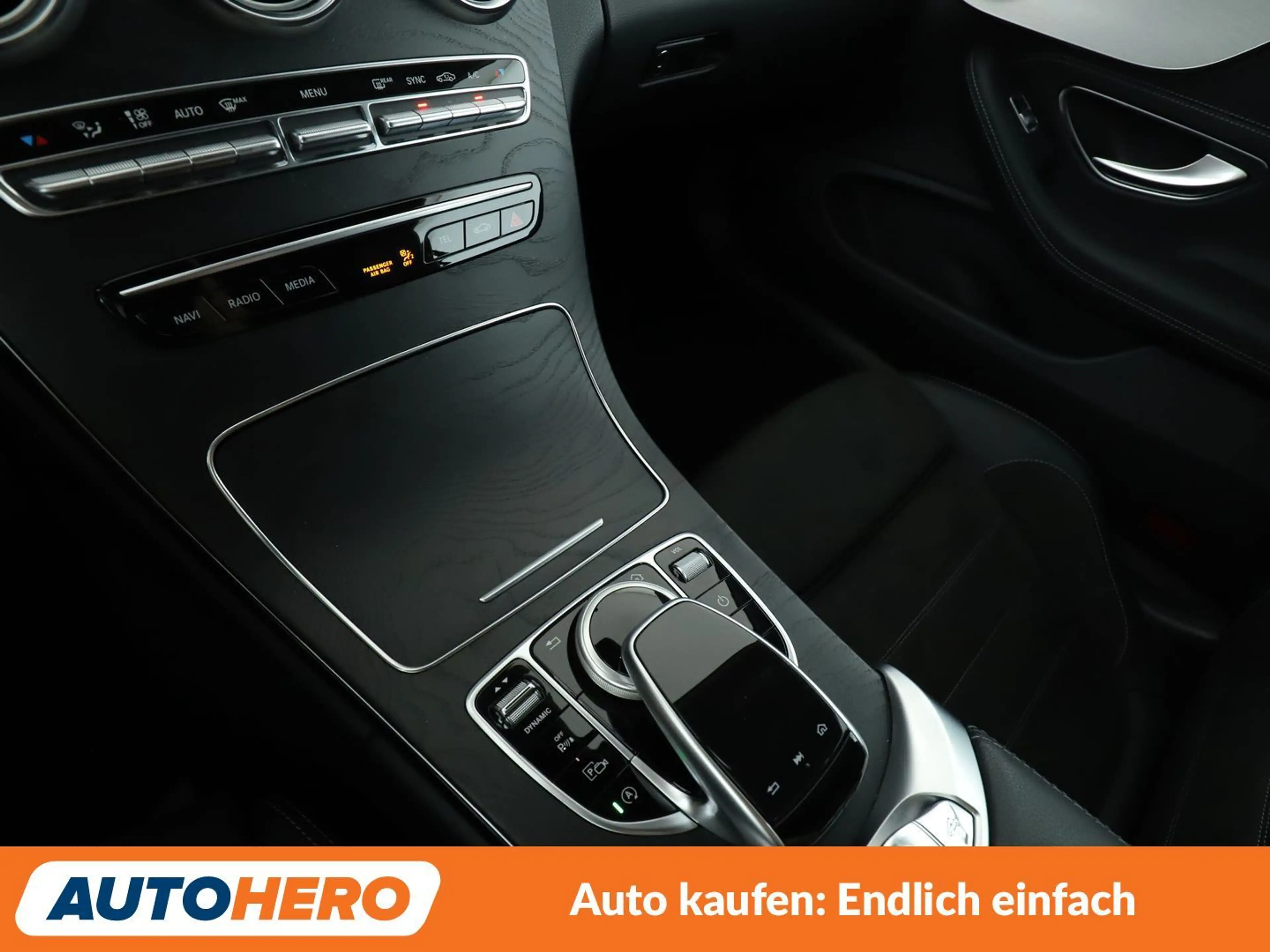 Mercedes-Benz C 180 C 180 AMG Line Aut.*NAVI*LED*TEMPO*CAM*PDC*SHZ*ALU — photo 23