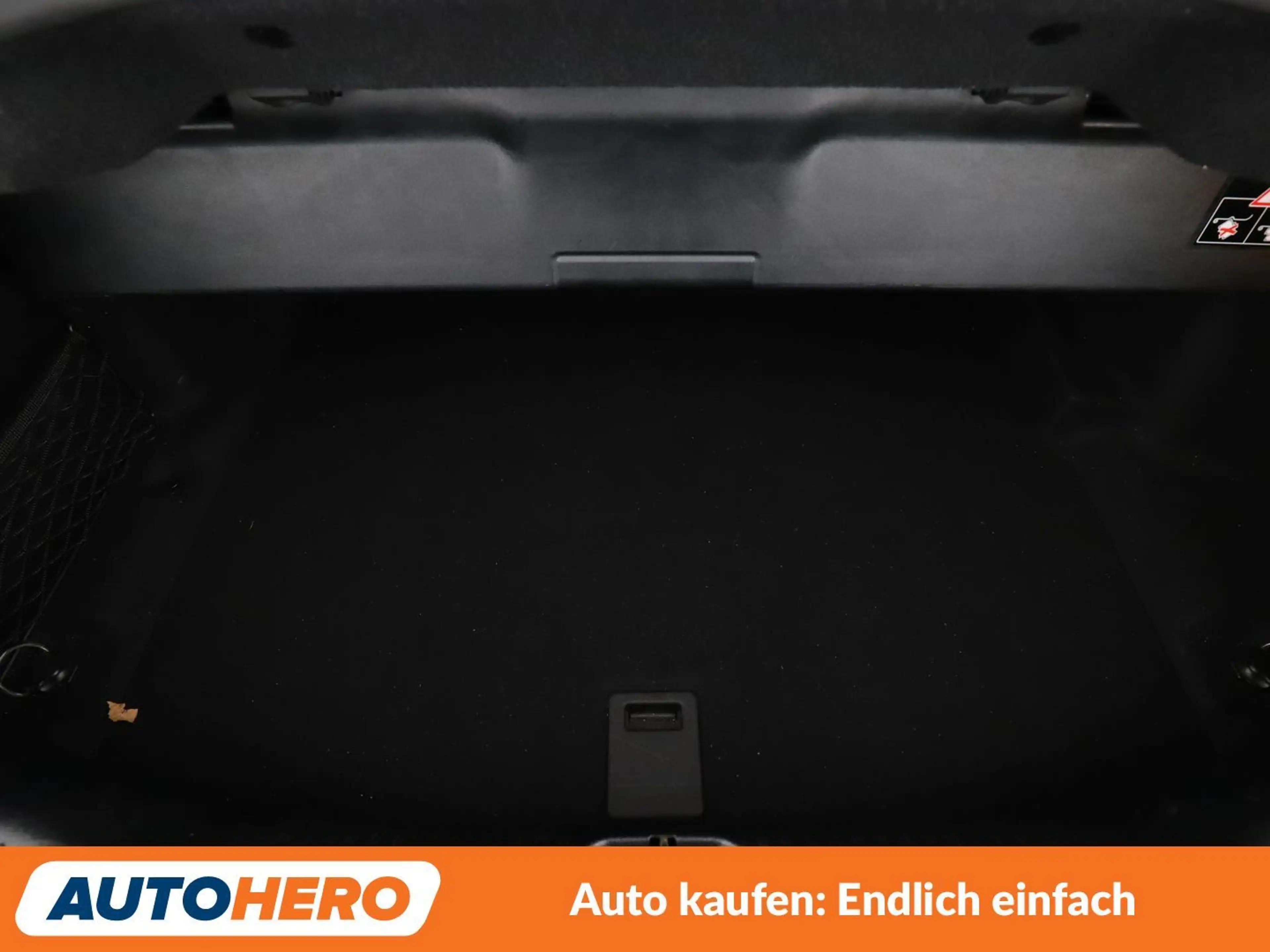 Mercedes-Benz C 180 C 180 AMG Line Aut.*NAVI*LED*TEMPO*CAM*PDC*SHZ*ALU — photo 17