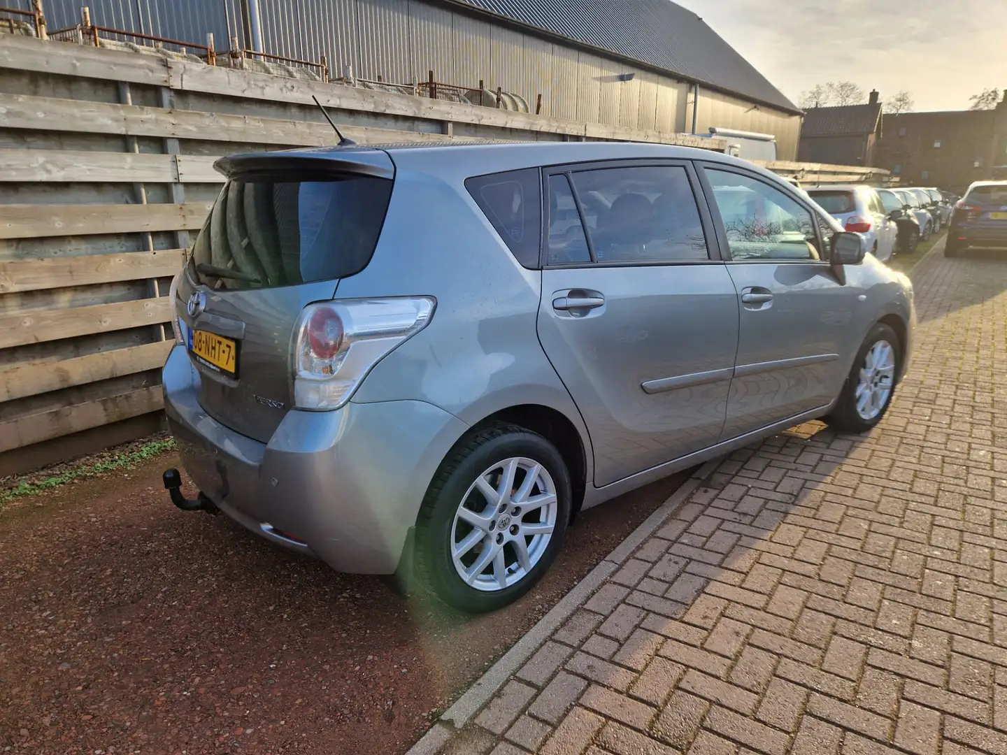 Toyota Verso 1.8 VVT-i Automaat Business Limited Panoramadak, N Grijs - 2