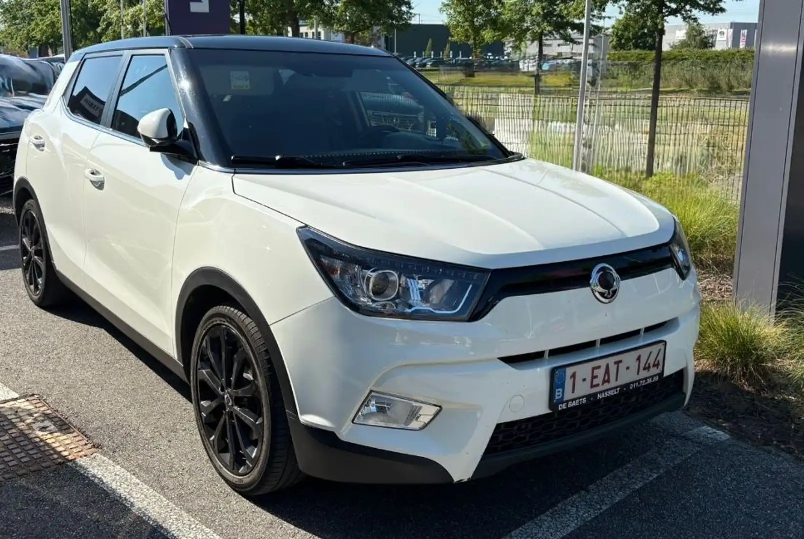 SsangYong Tivoli e-XGi 160 2WD Aut. Crystal Белый - 1