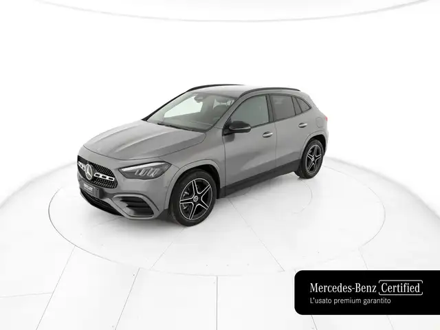 Mercedes-Benz Gla view 2