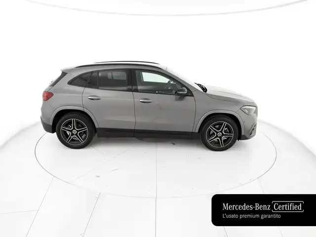 Mercedes-Benz Gla view 5