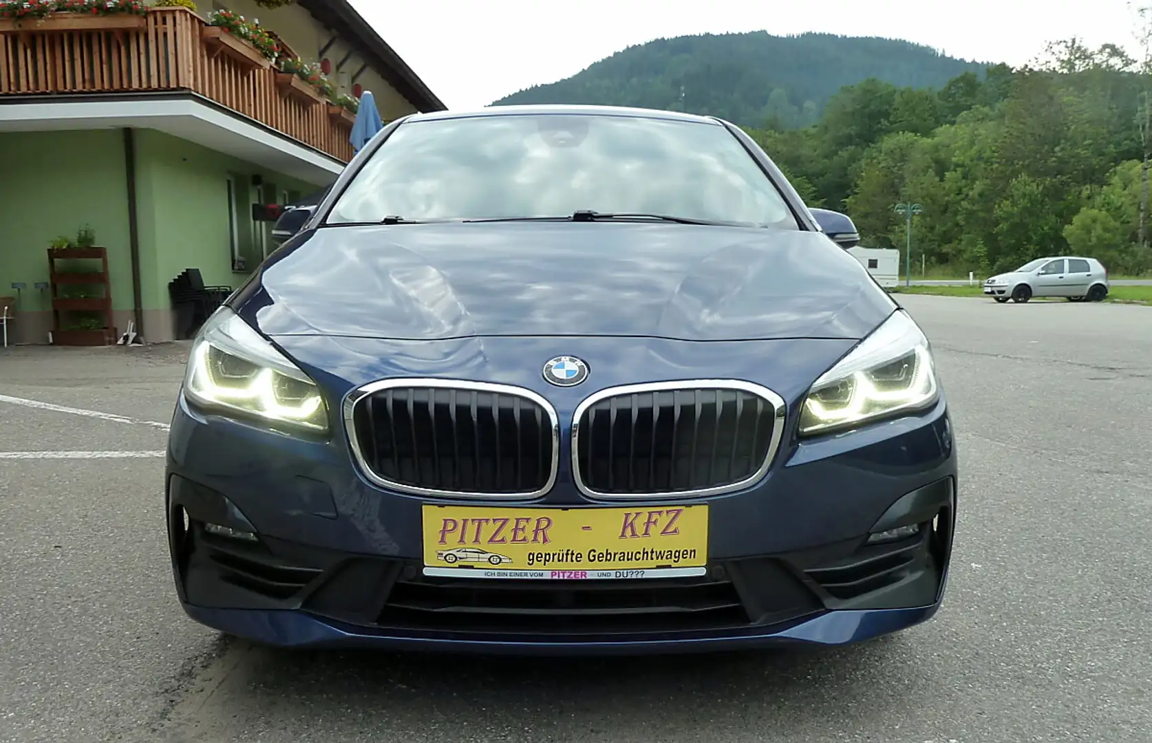 BMW 218 d xDrive Gran Tourer Blau - 1