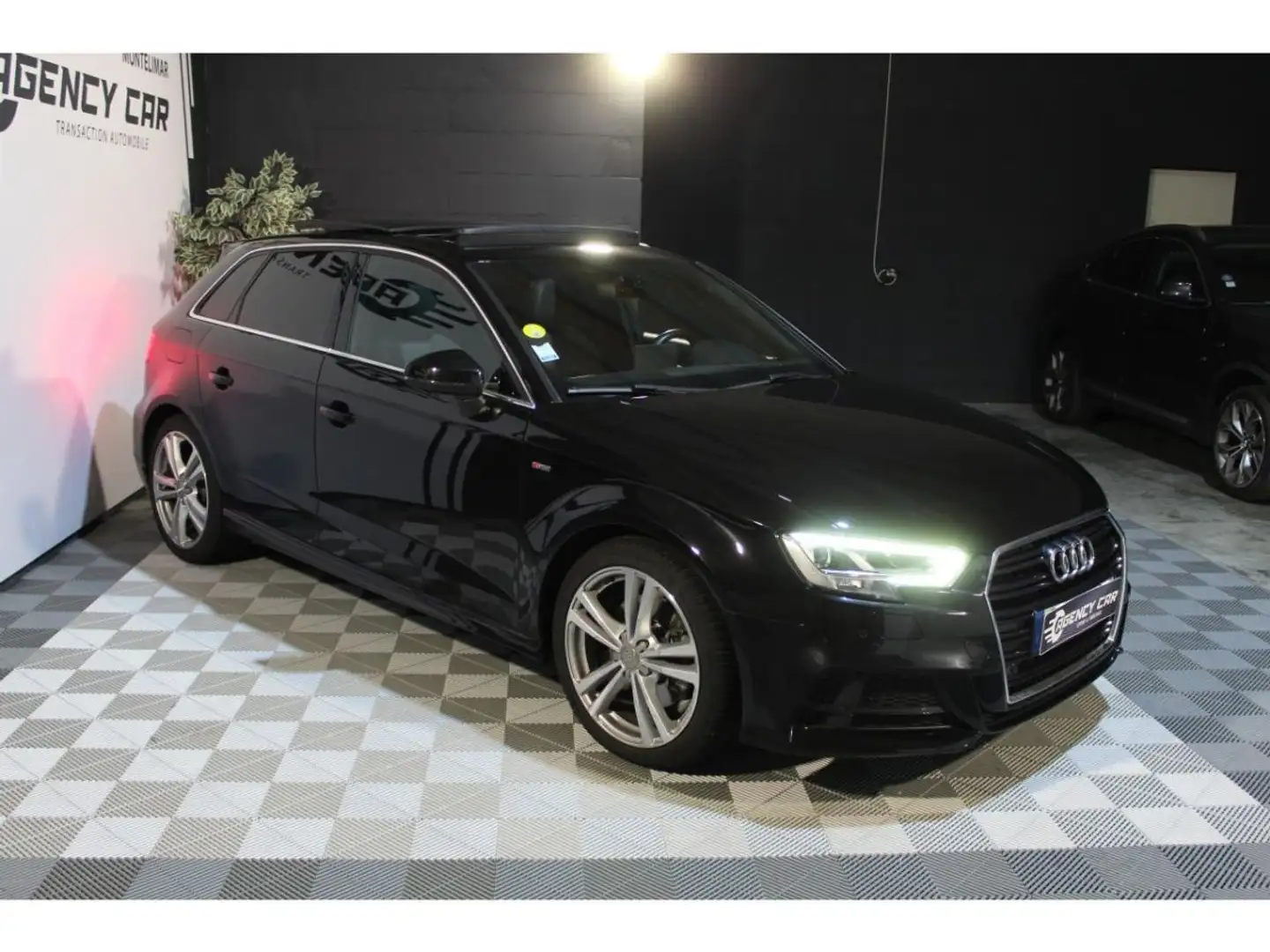 Audi A3 Quattro 2.0 TDI 150ch S line - Toit Ouvrant Schwarz - 2
