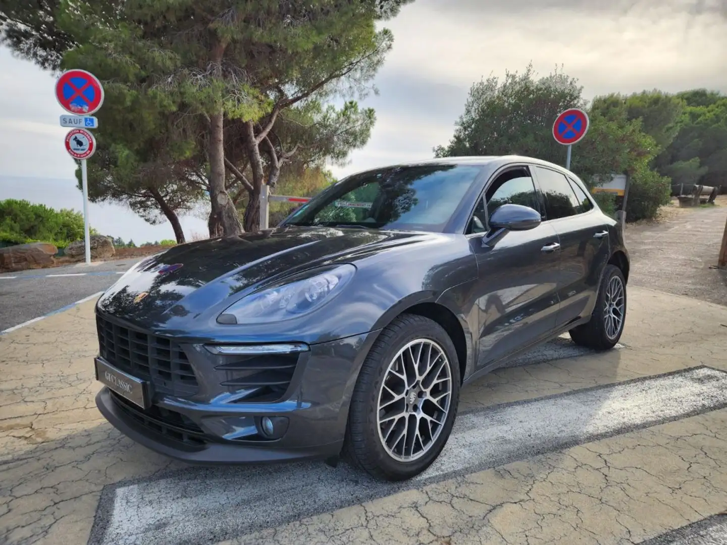 Porsche Macan 2.0L 252 CH Gris - 2