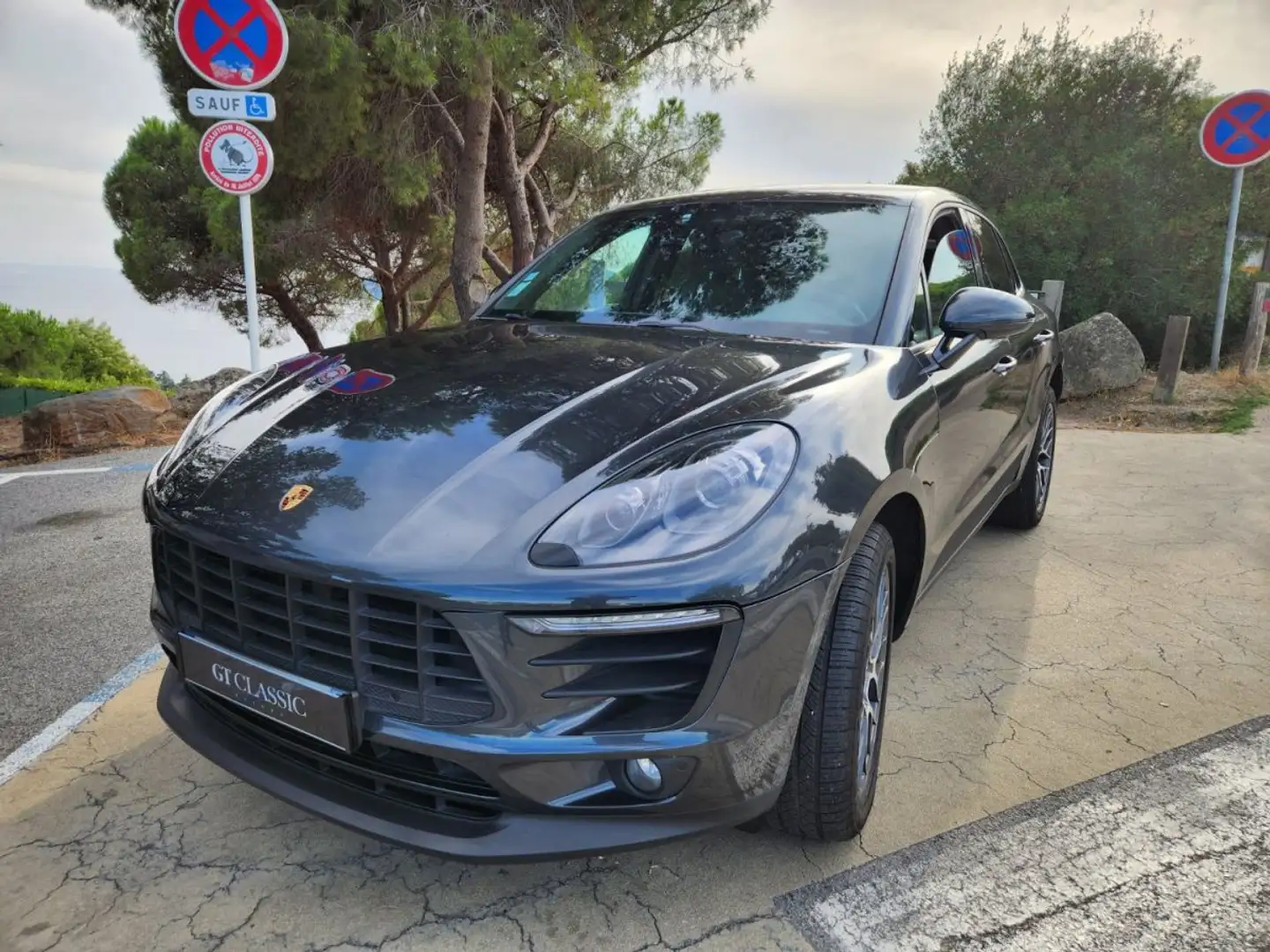 Porsche Macan 2.0L 252 CH Gris - 1