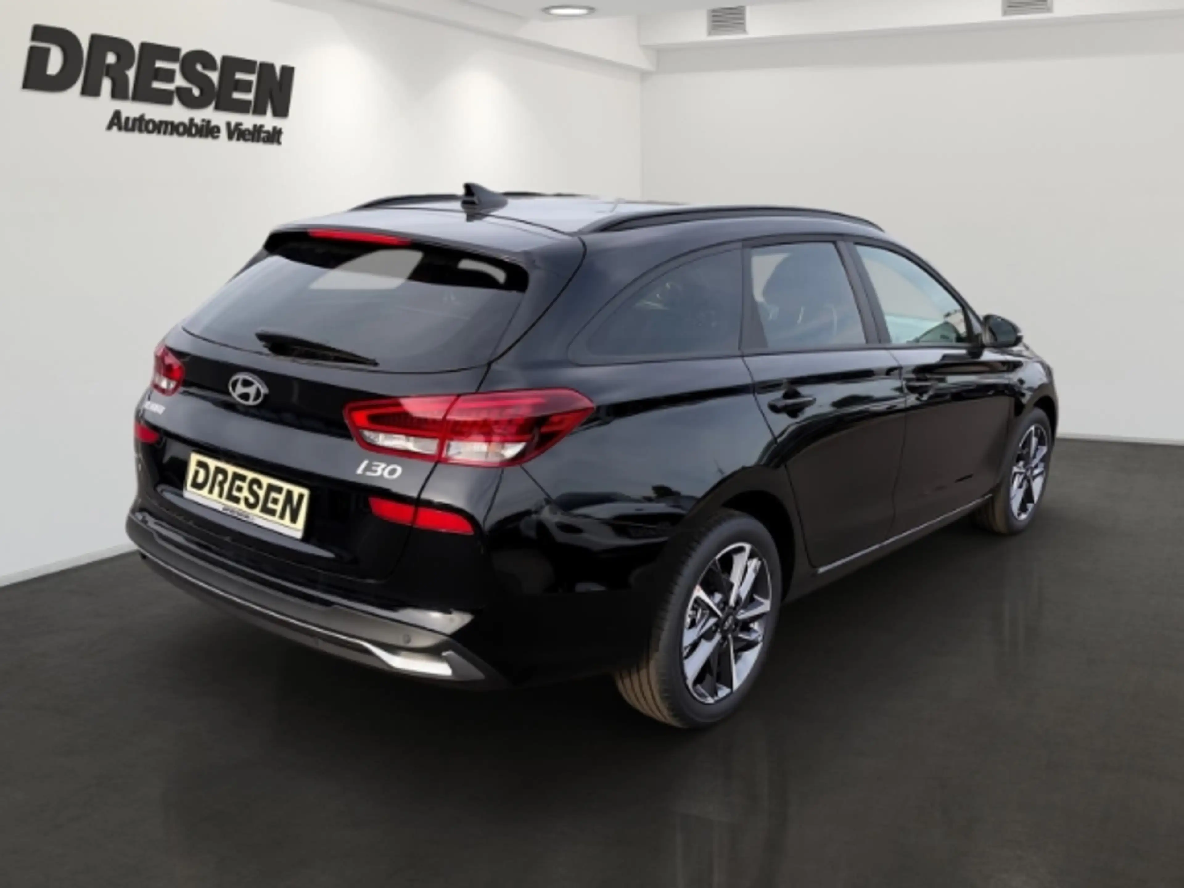 Hyundai i30 1.6 Trend/Automatik/Navi/Sitzheizung/LED/Spurhalte — photo 3