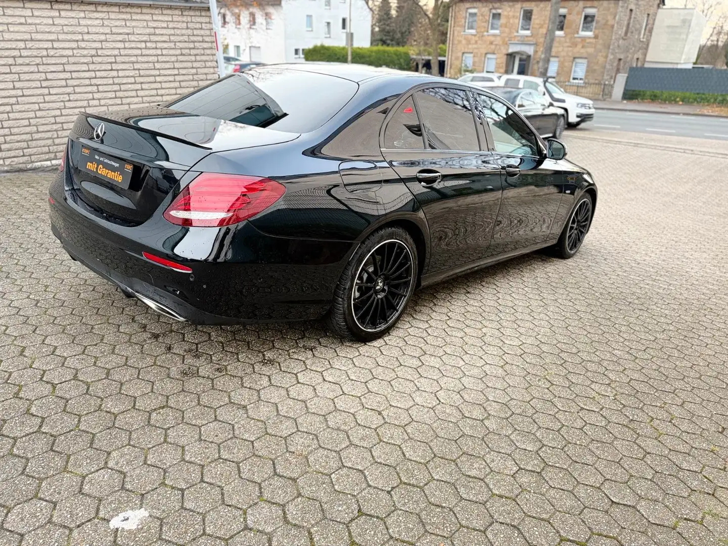 Mercedes-Benz E 200 E Limousine AMG SPORT PAKET Edition Schwarz - 2