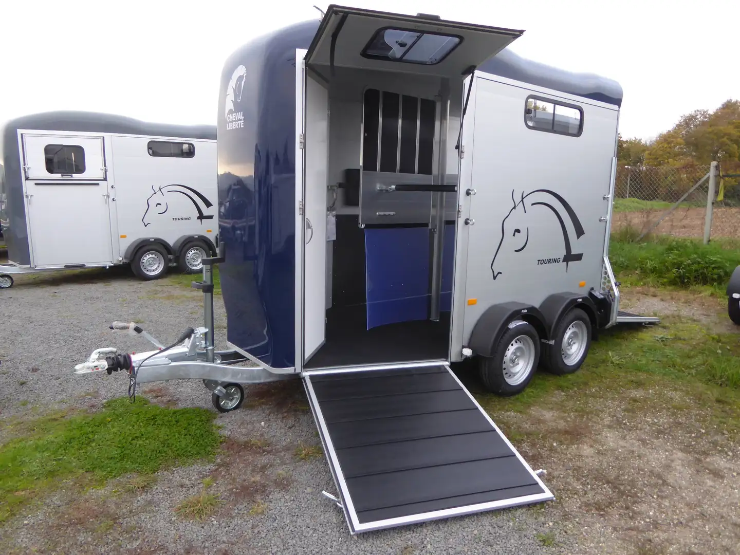 Cheval Liberte Touring Country Sattelkammer Pullmann2+100kmh 2,6t Schwarz - 1