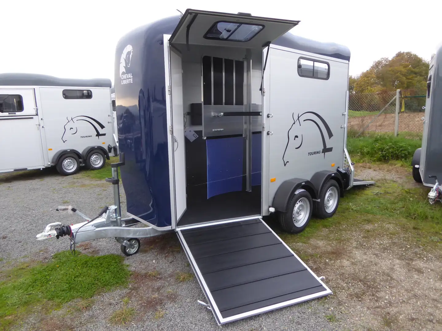 Cheval Liberte Touring Country Sattelkammer Pullmann2+100kmh 2,6t Schwarz - 2