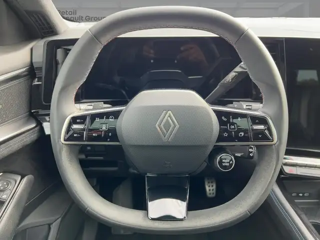 Renault Austral view 11