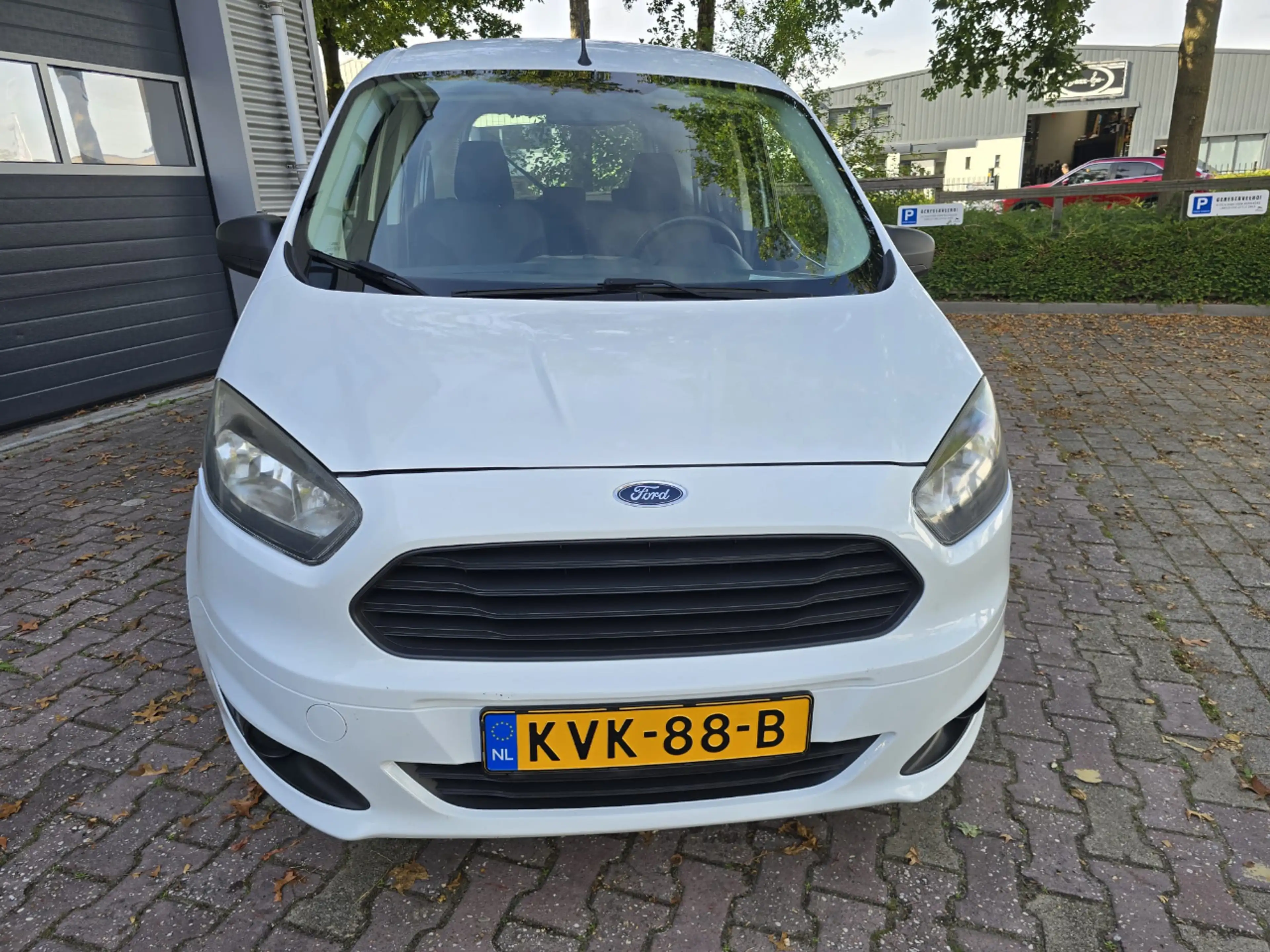 Ford Tourneo Courier — photo 4