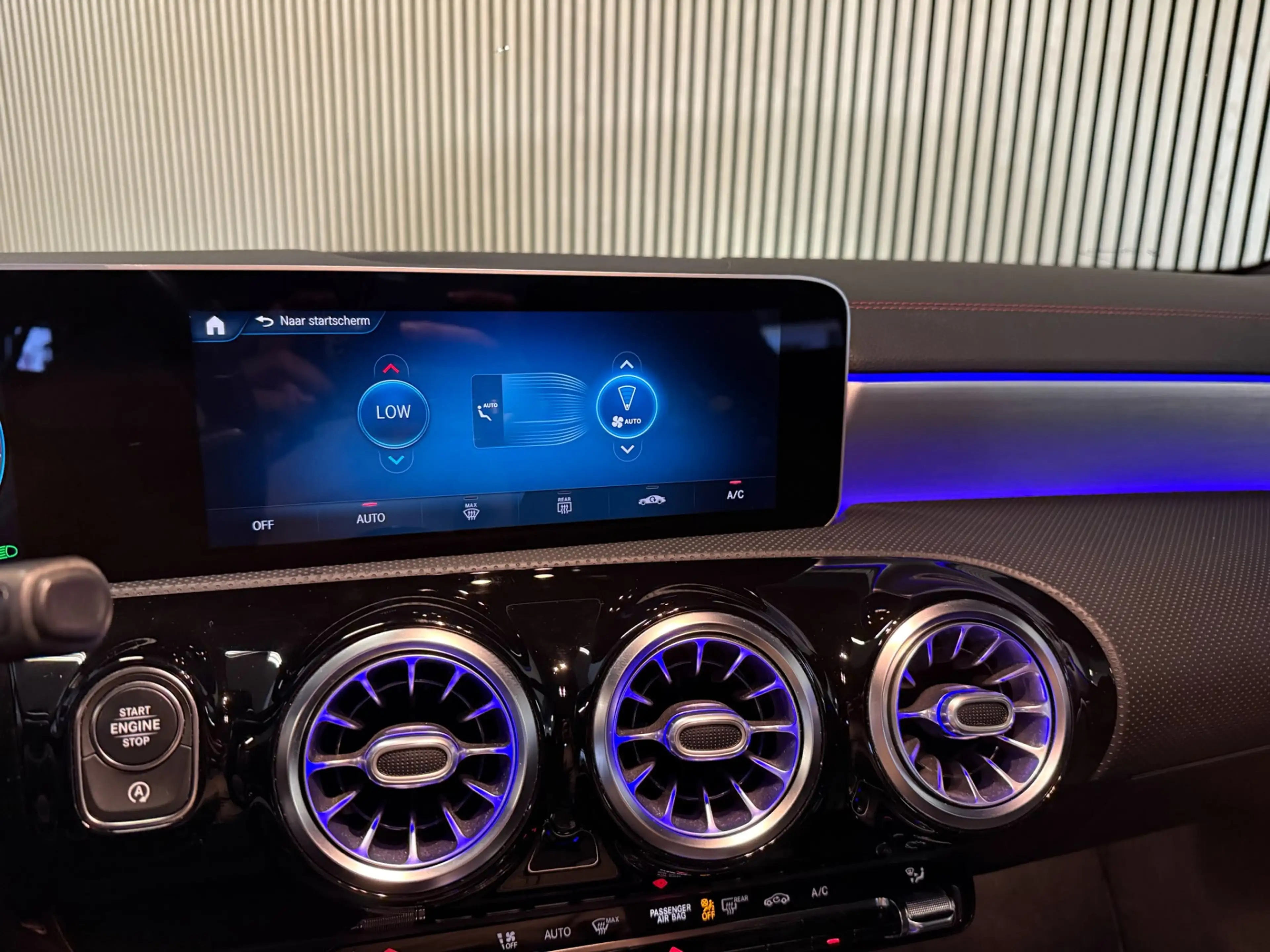 Mercedes-Benz CLA 220 AMG STYLING-TREKHAAK-SFEERVERLICHTING-MULTISPAAKS- — photo 24