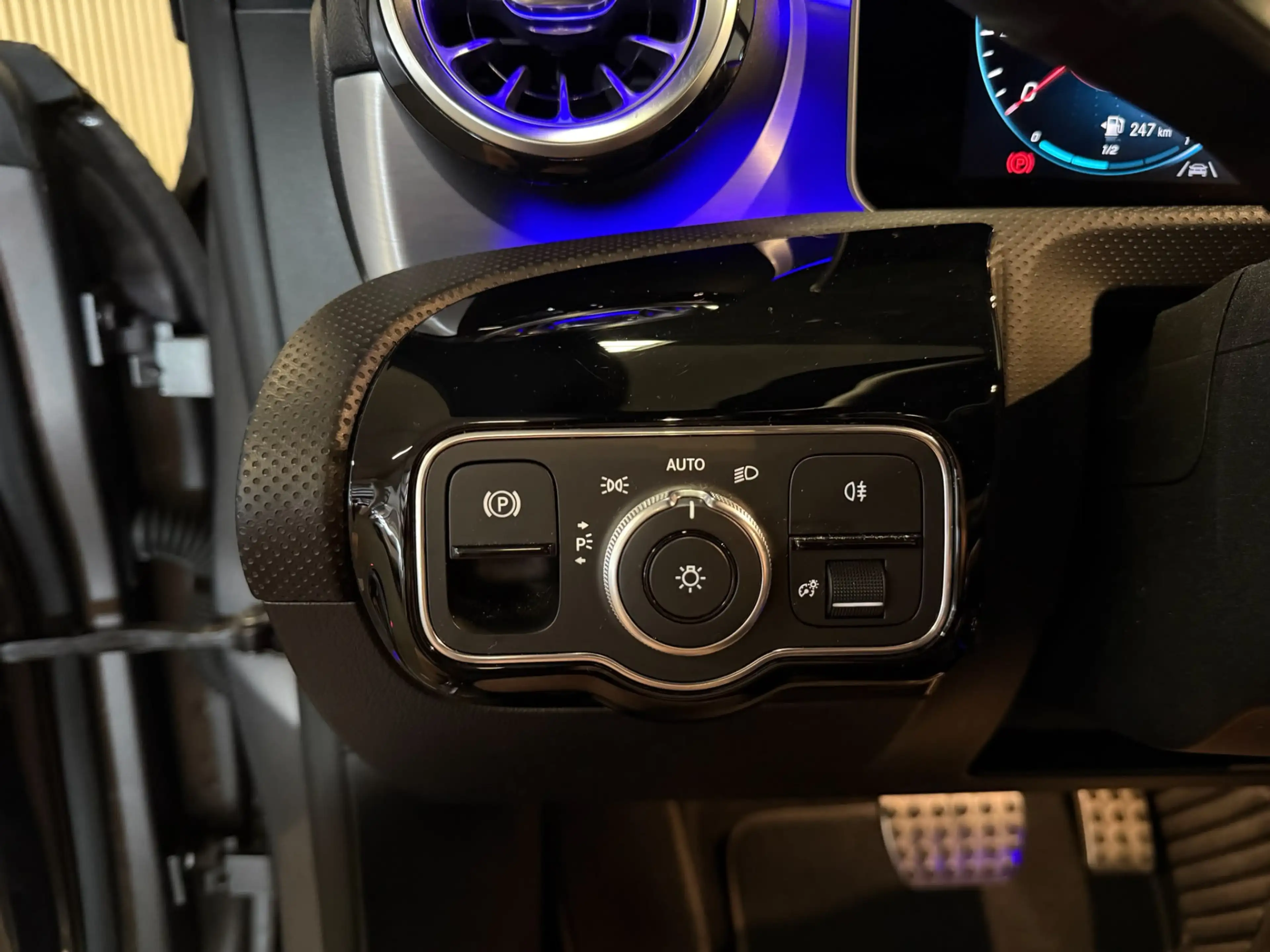 Mercedes-Benz CLA 220 AMG STYLING-TREKHAAK-SFEERVERLICHTING-MULTISPAAKS- — photo 13