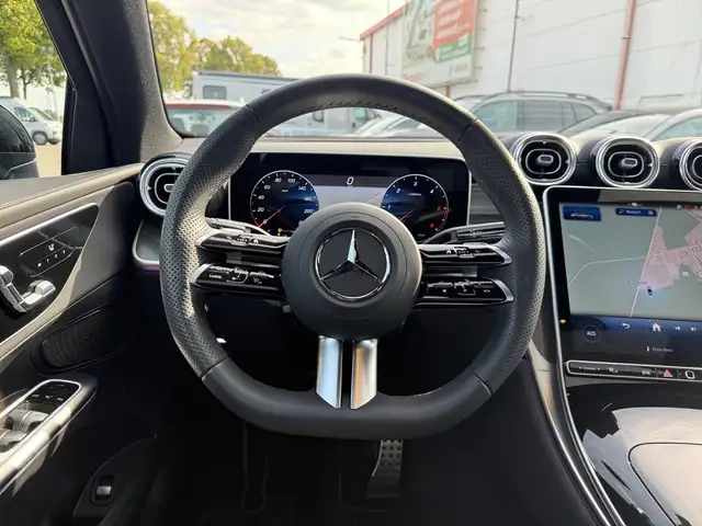 Mercedes-Benz GLC view 13