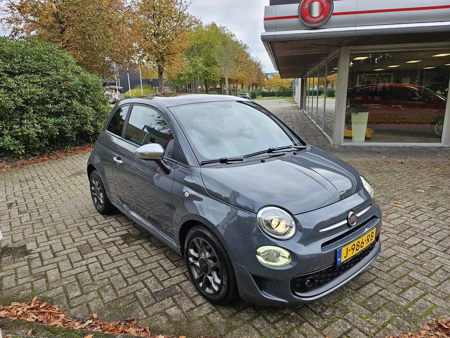 Fiat 500 1.0 70pk Hybrid Rockstar Grijs - 2