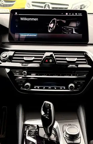 BMW M view 8