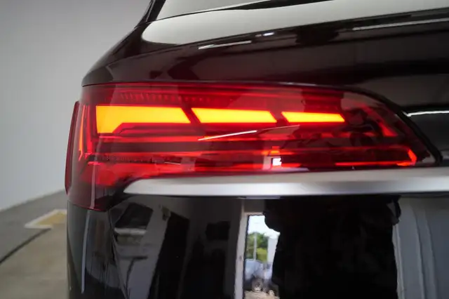 Audi Q5 view 15