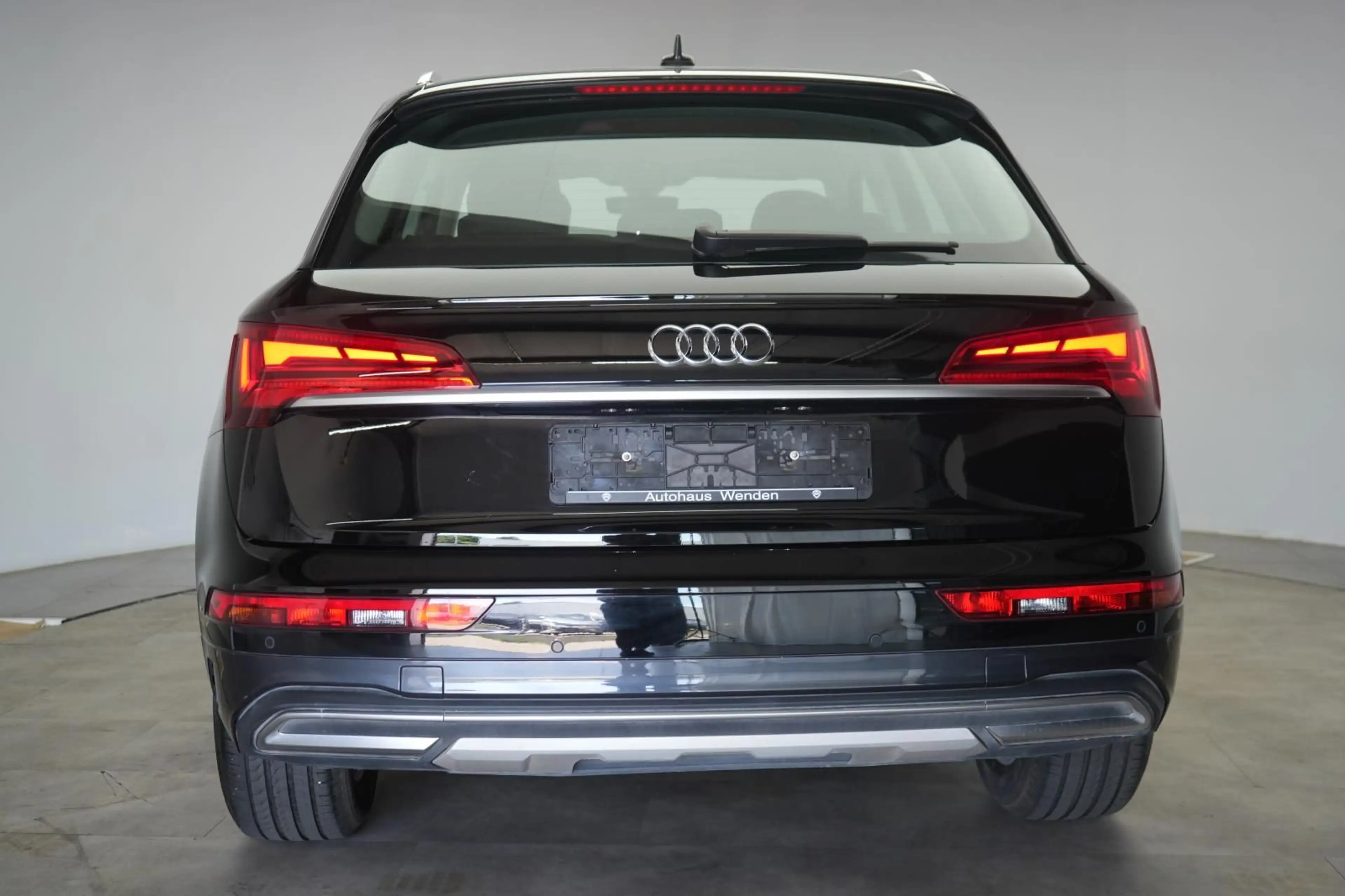 Audi Q5 40 TDI quattro S tronic Temp/Virtual/AHK/LED — photo 6