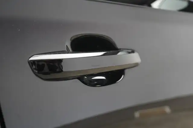 Audi Q5 view 16