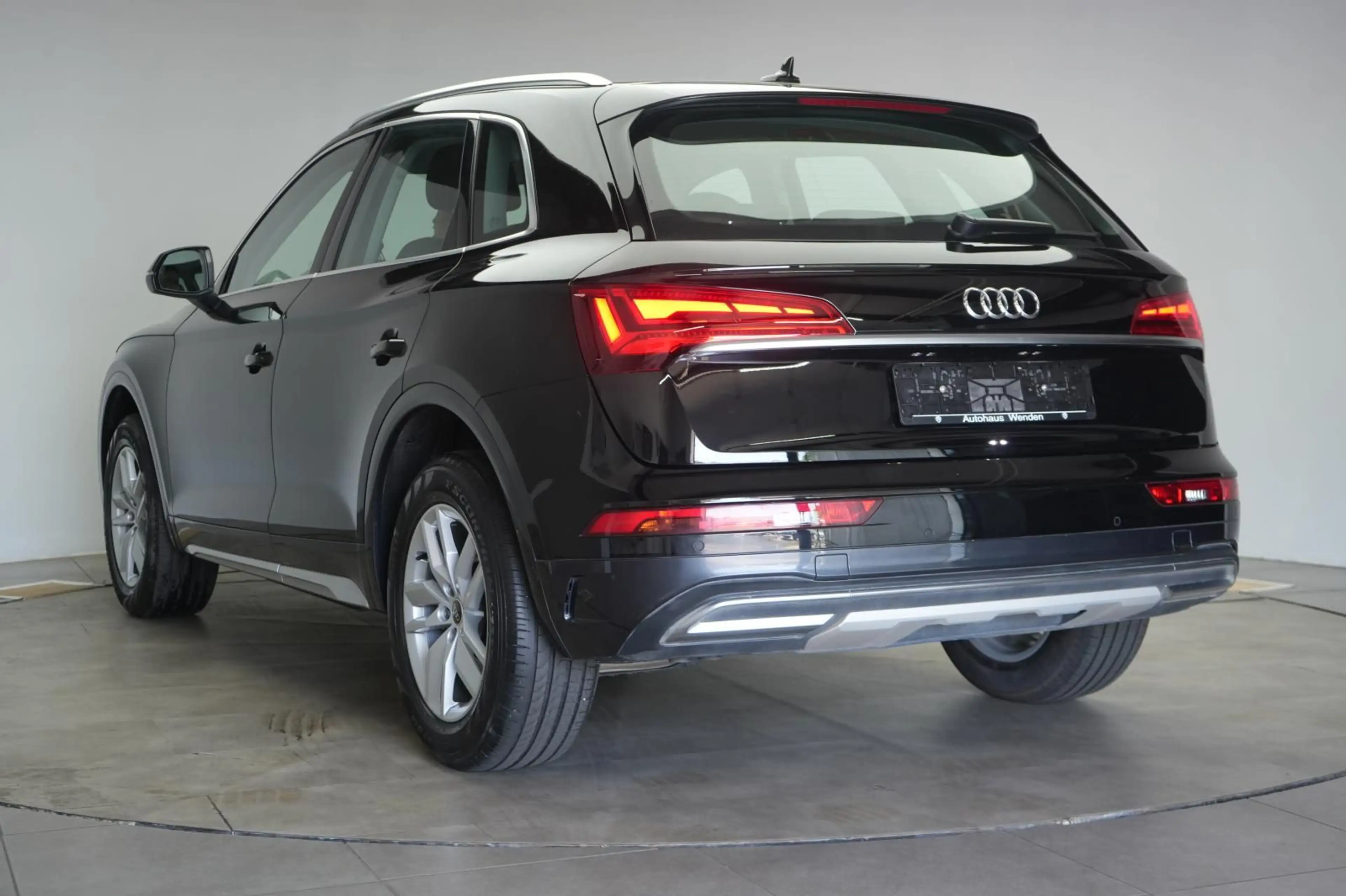 Audi Q5 40 TDI quattro S tronic Temp/Virtual/AHK/LED — photo 5